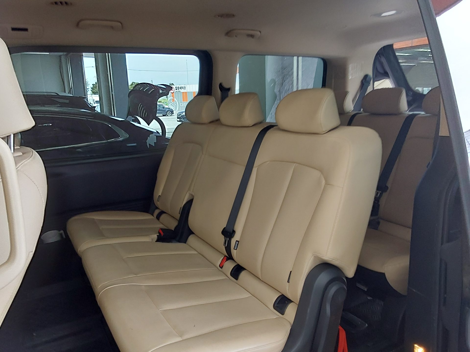 2022 - hyundai staria