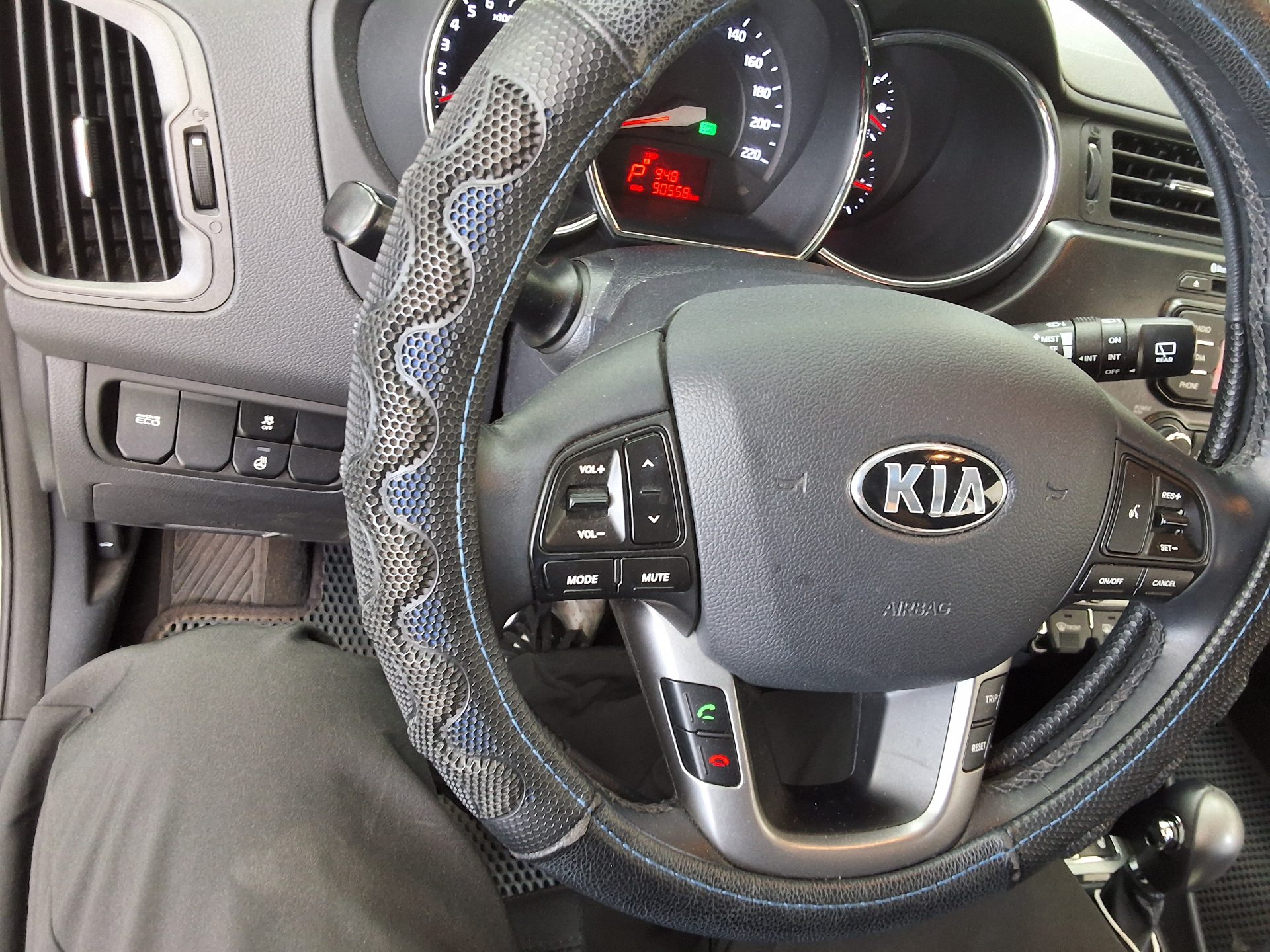 2014 - kia pride