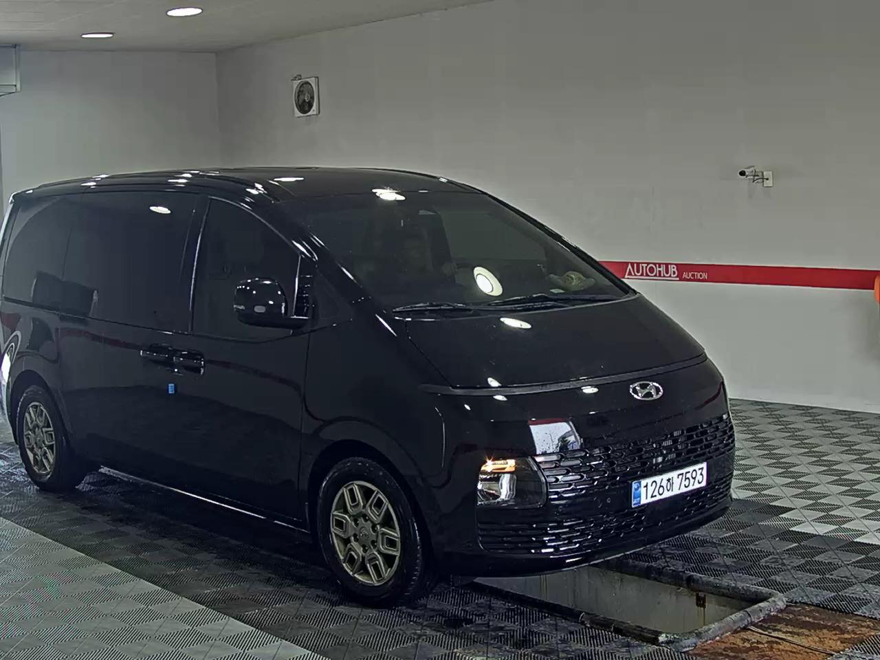 2022 - hyundai staria