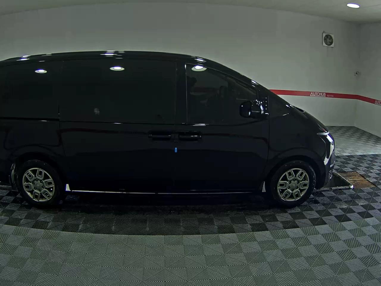 2022 - hyundai staria