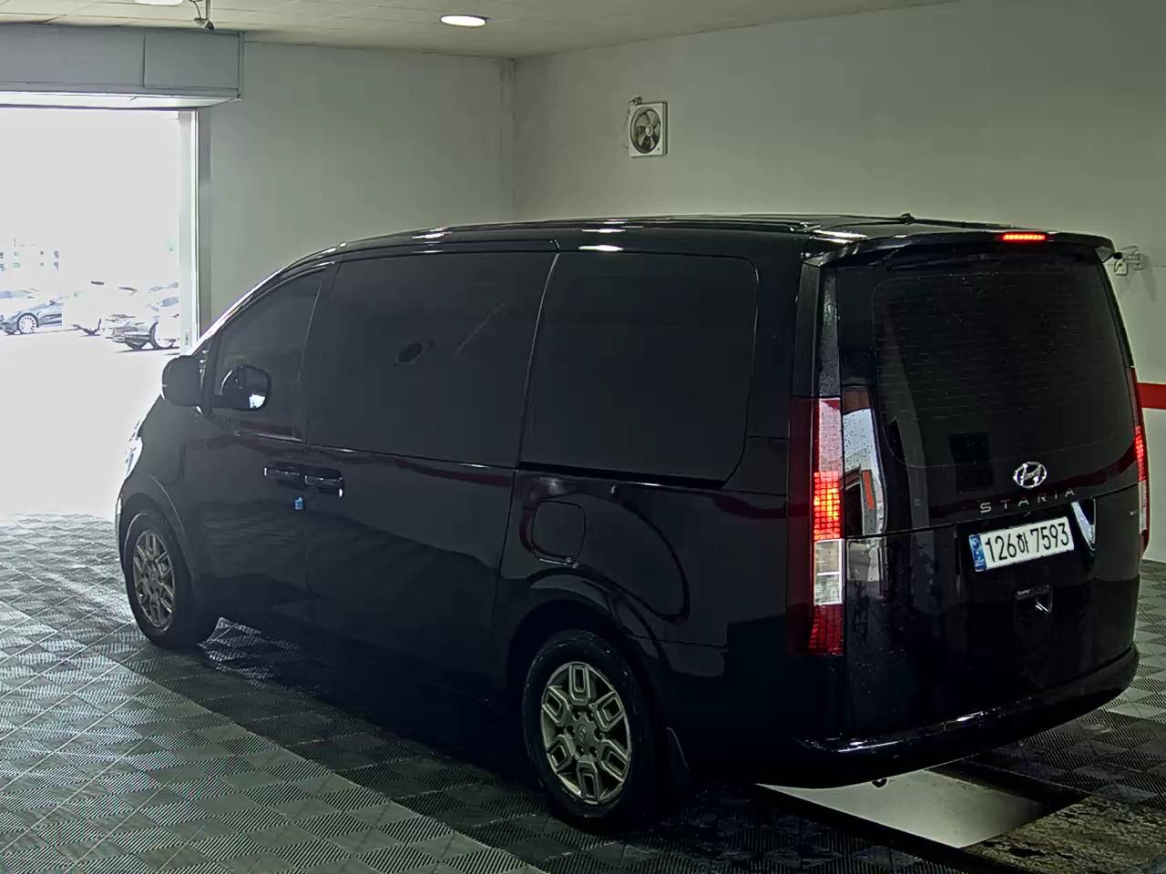 2022 - hyundai staria