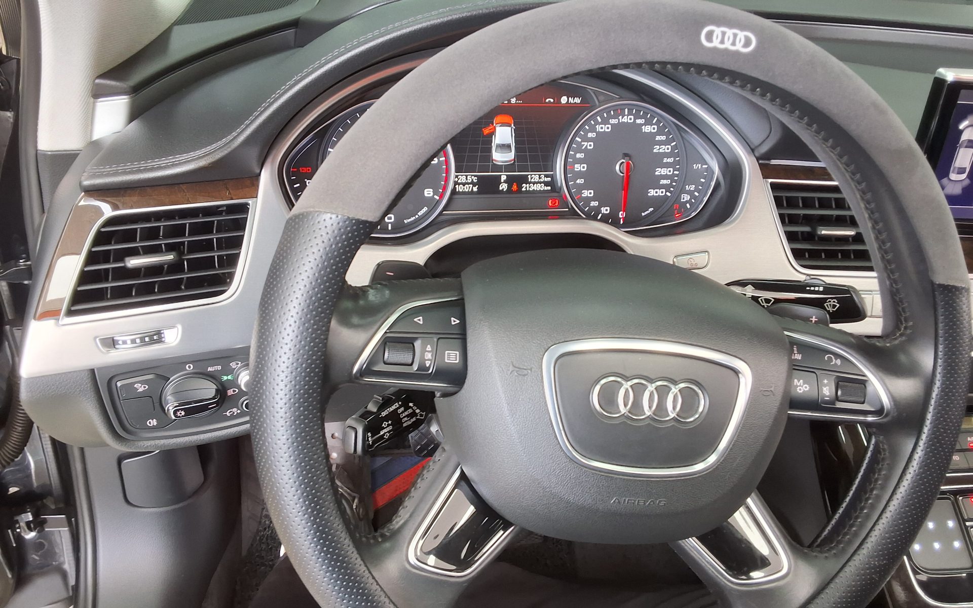 2015 - audi a8