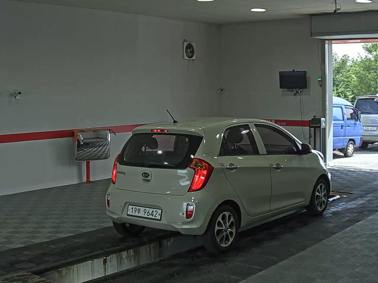 2012 - kia morning