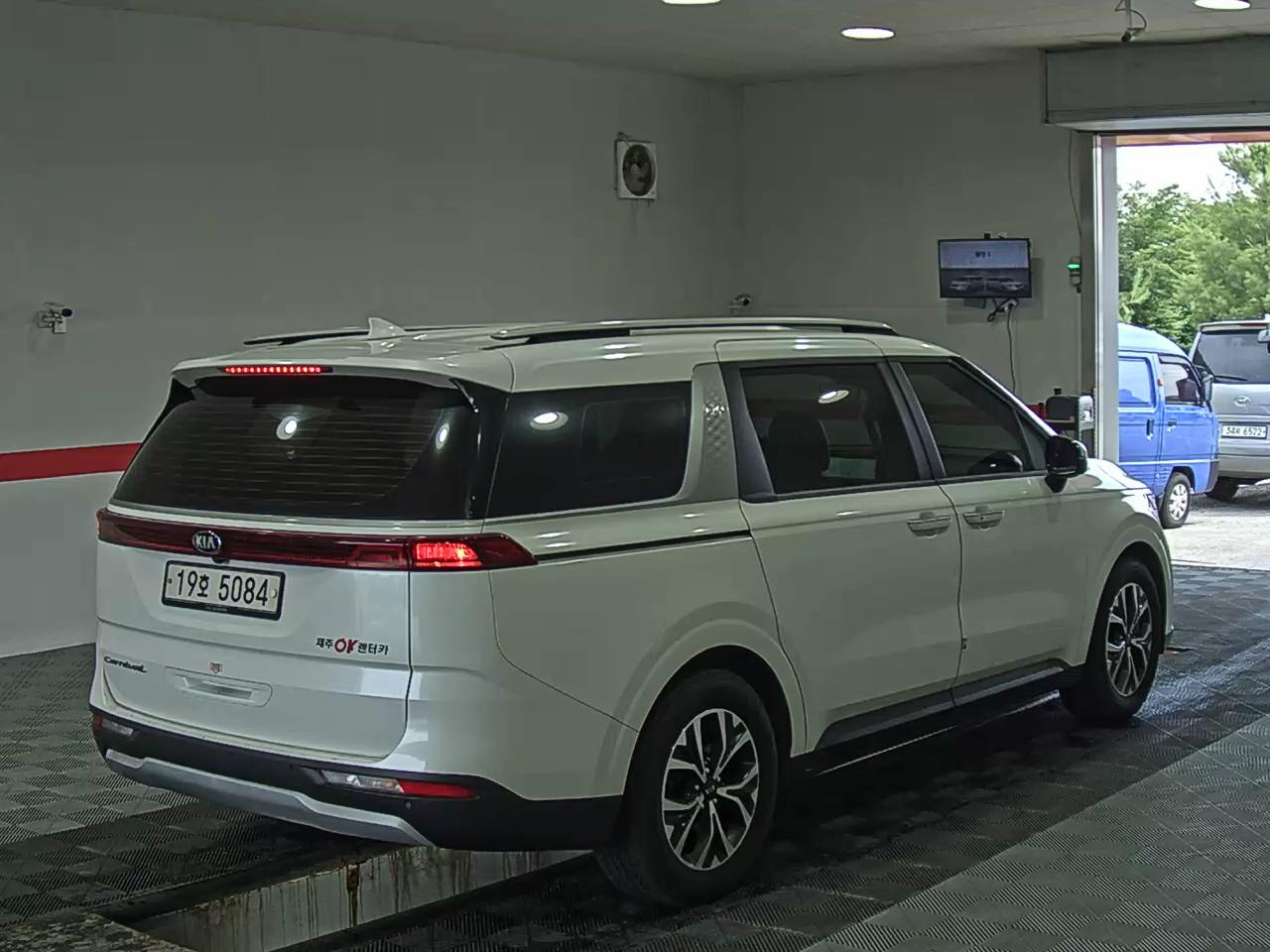 2021 - kia carnival