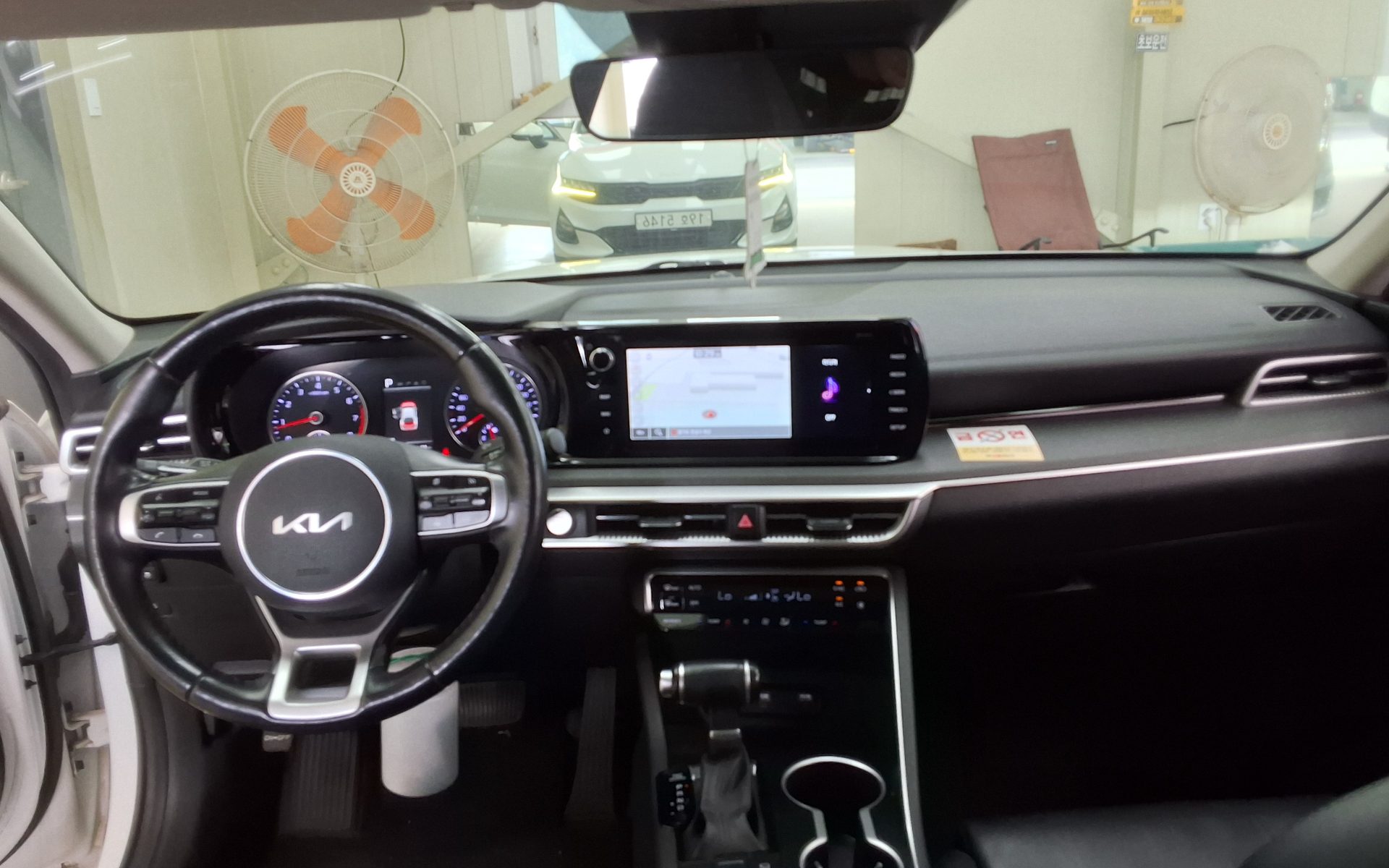 2022 - kia k5