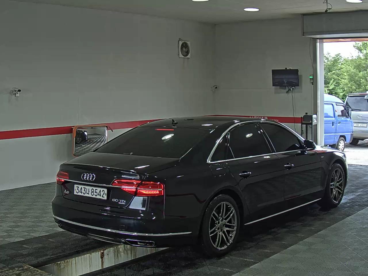 2015 - audi a8