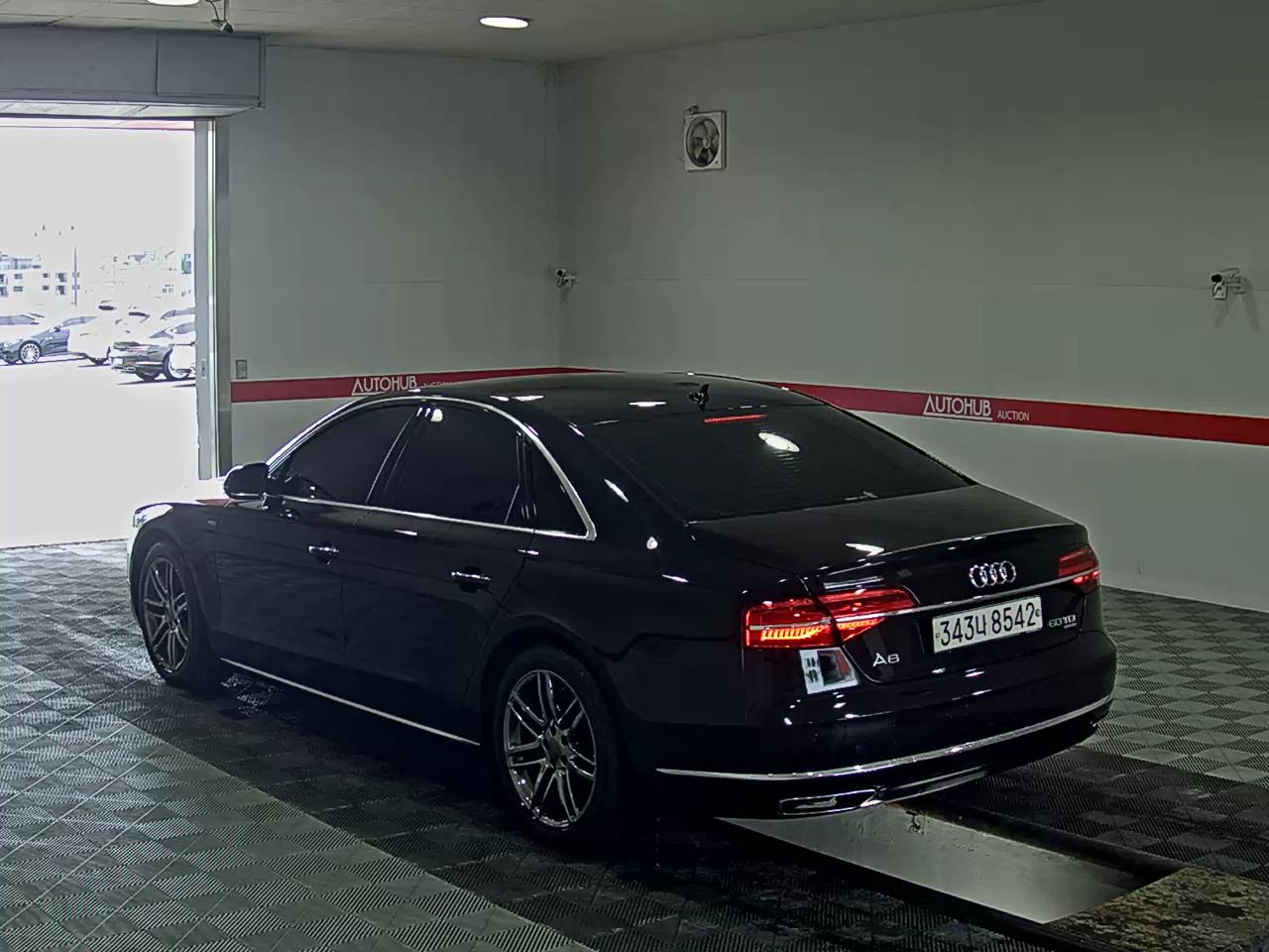 2015 - audi a8