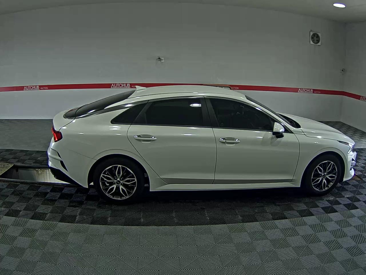 2022 - kia k5