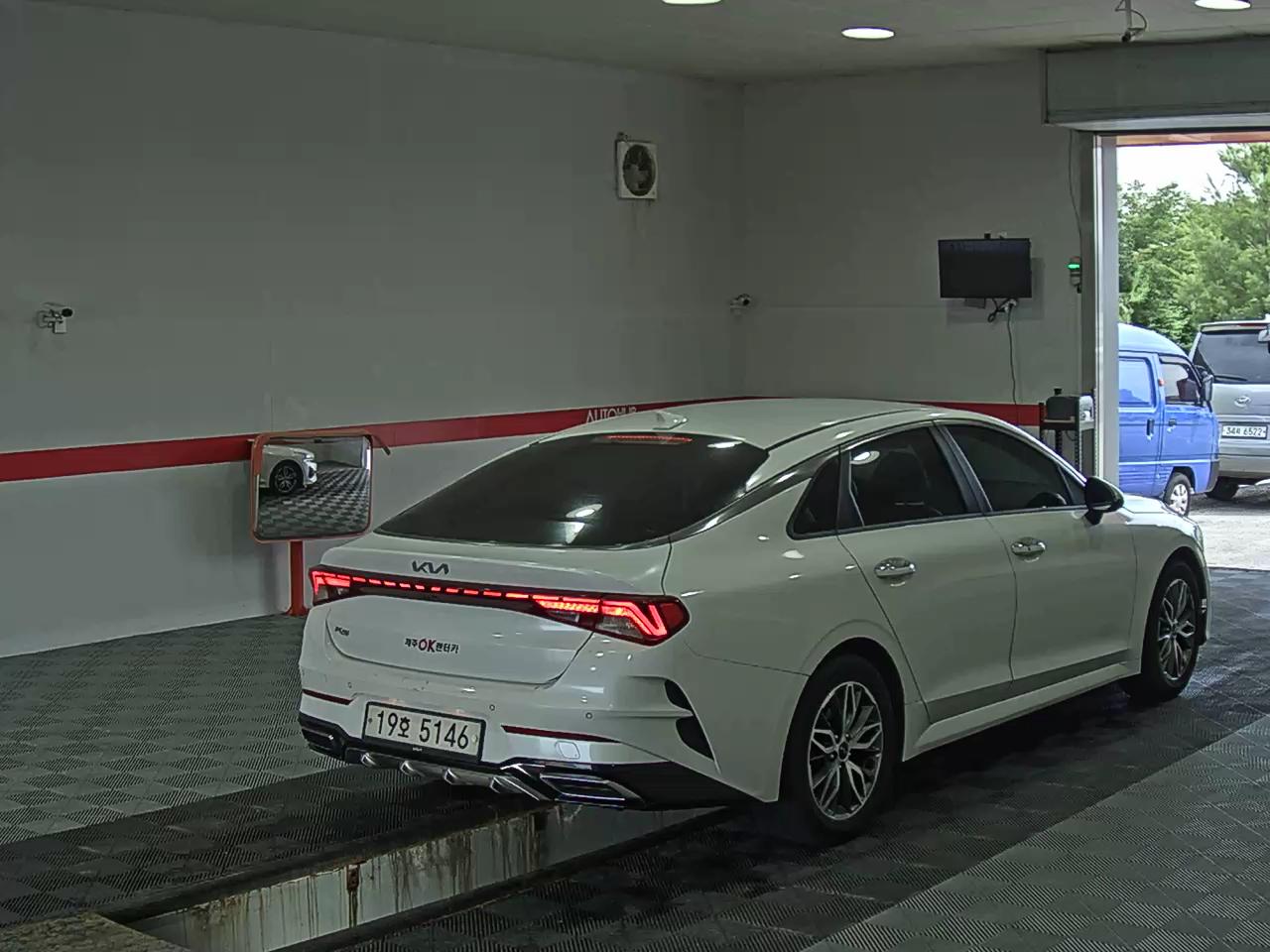 2022 - kia k5