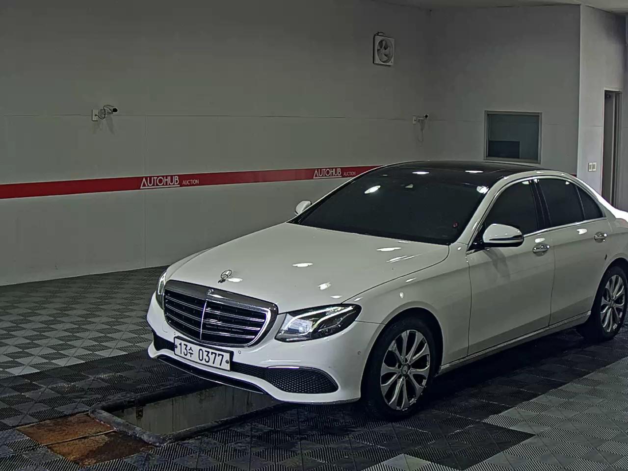 MERCEDES-BENZ CLASS (5TH GEN)