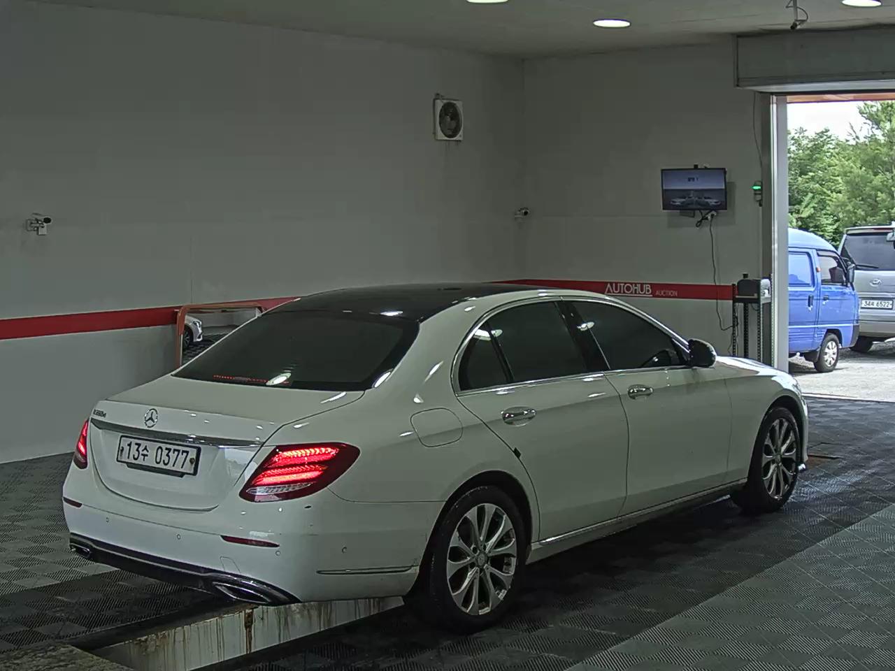 2017 - mercedes-benz e220d