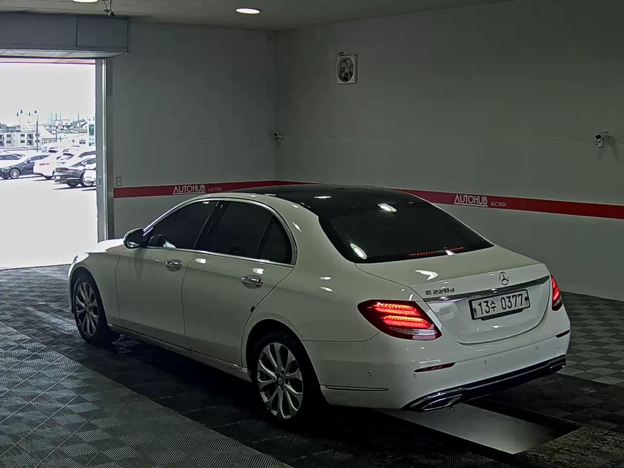 2017 - mercedes-benz e220d