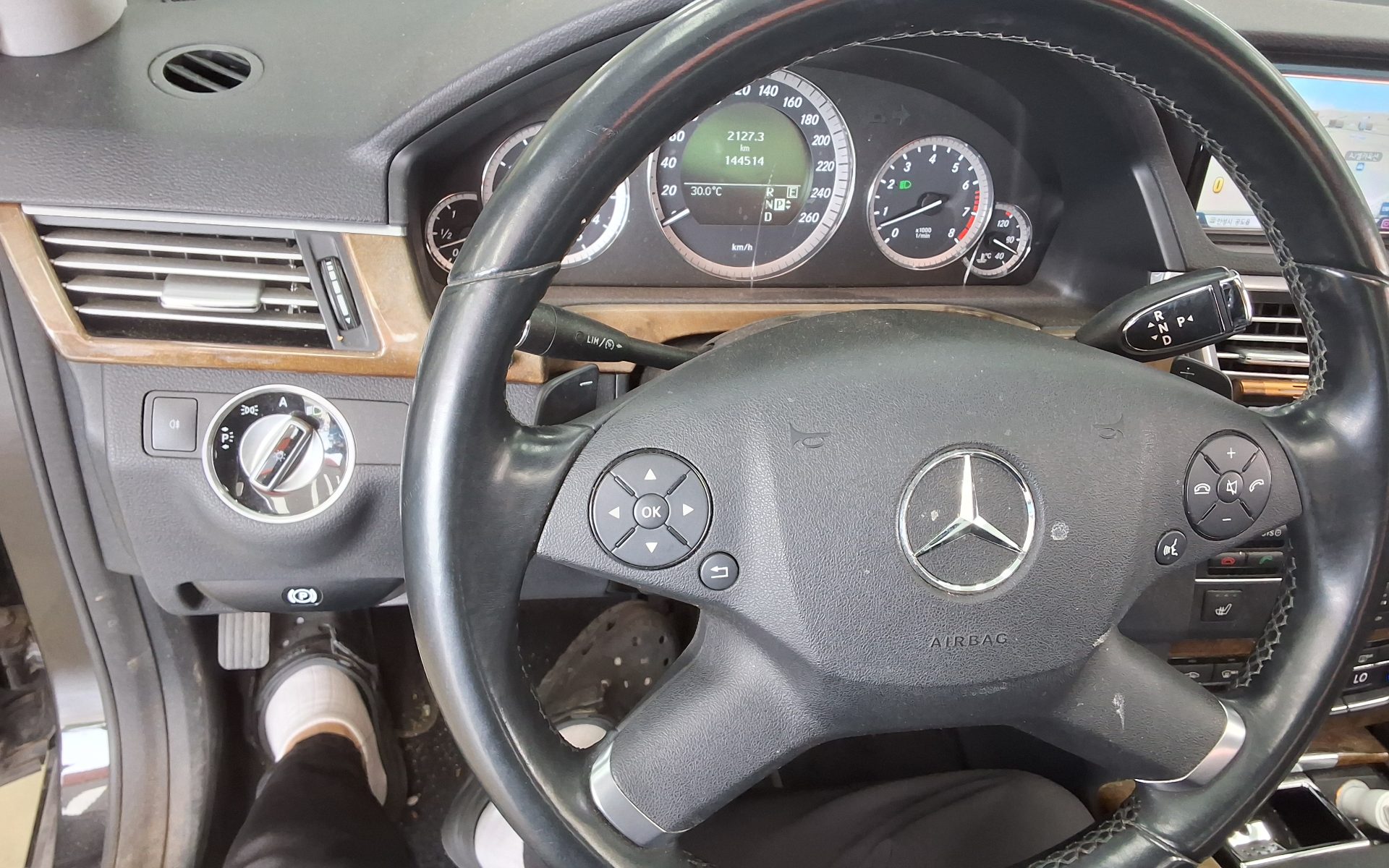 2011 - mercedes-benz e300
