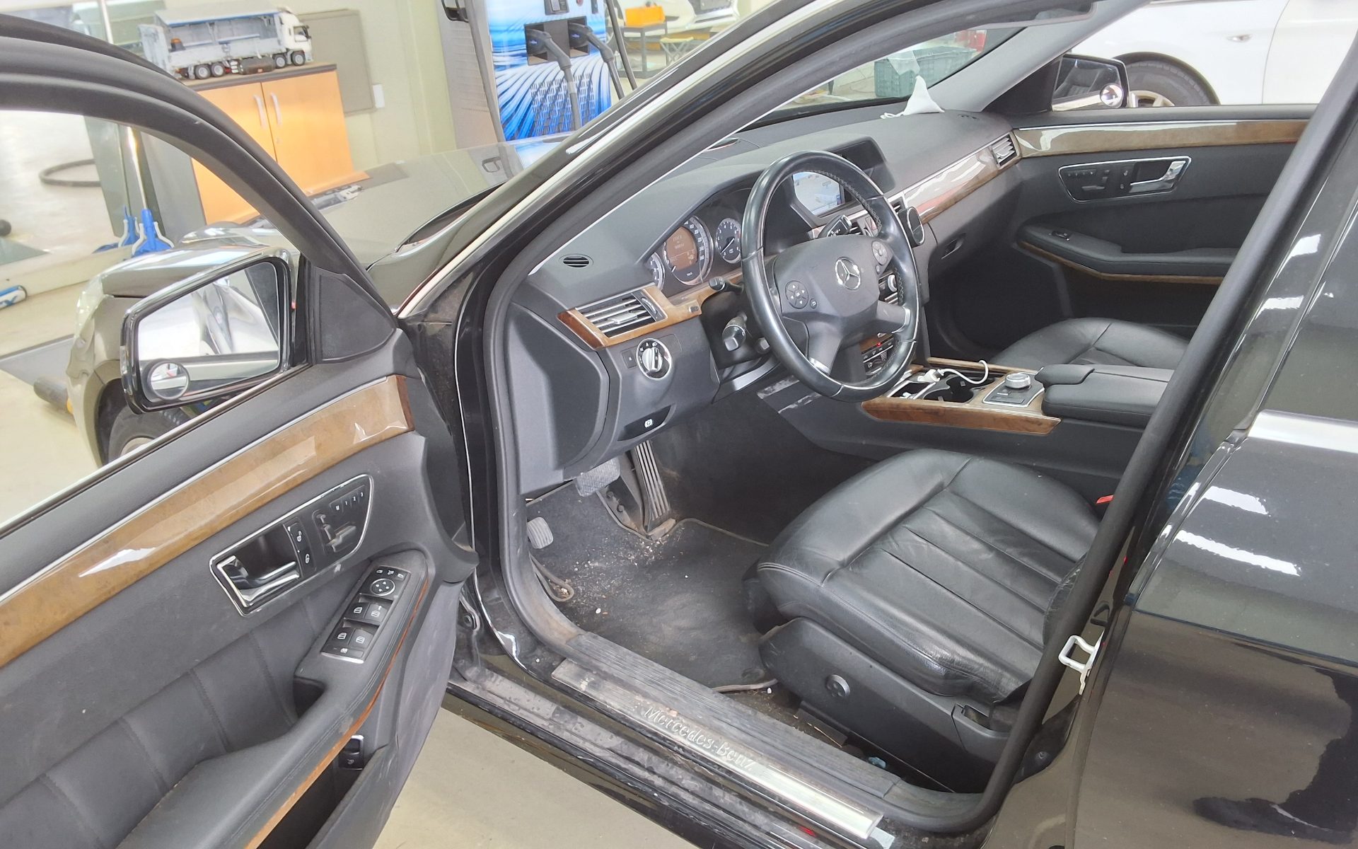 2011 - mercedes-benz e300