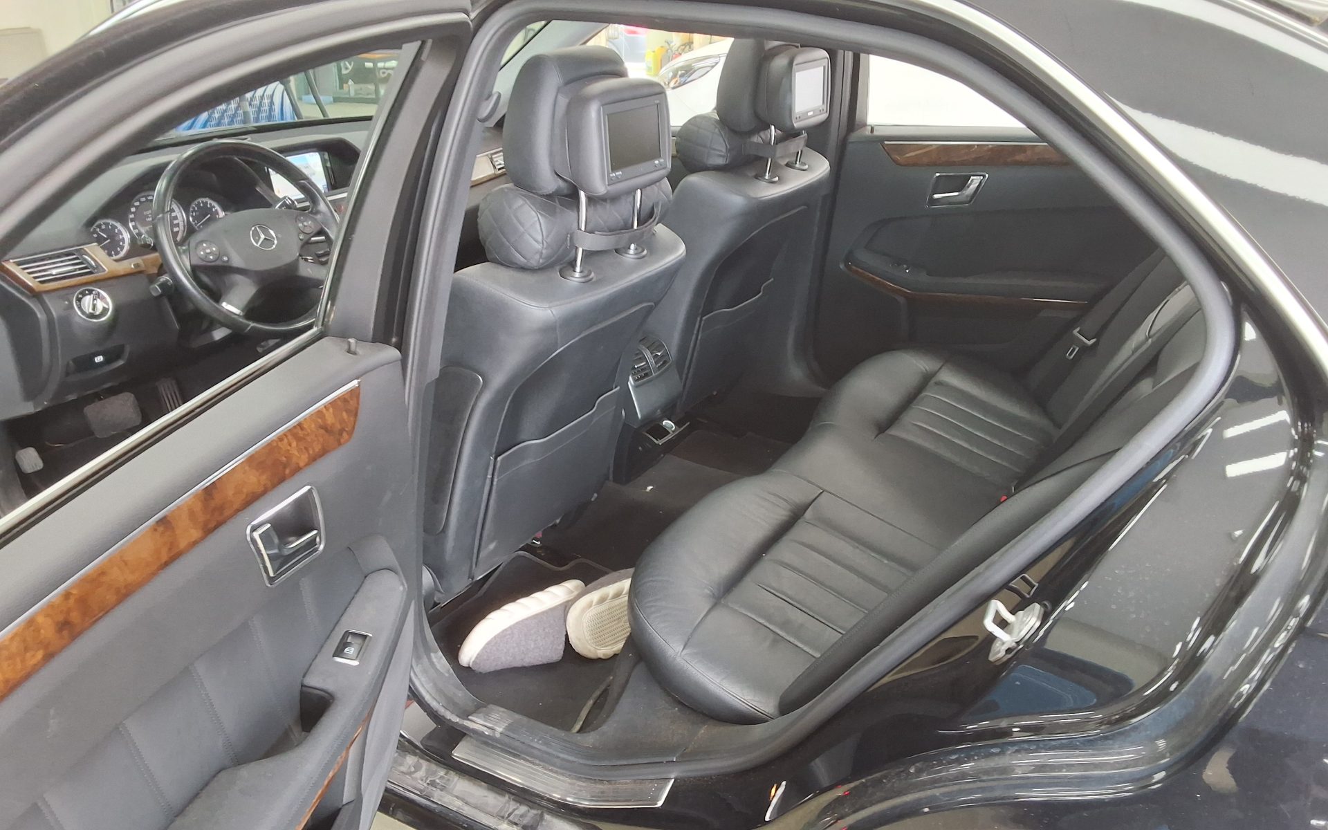 2011 - mercedes-benz e300