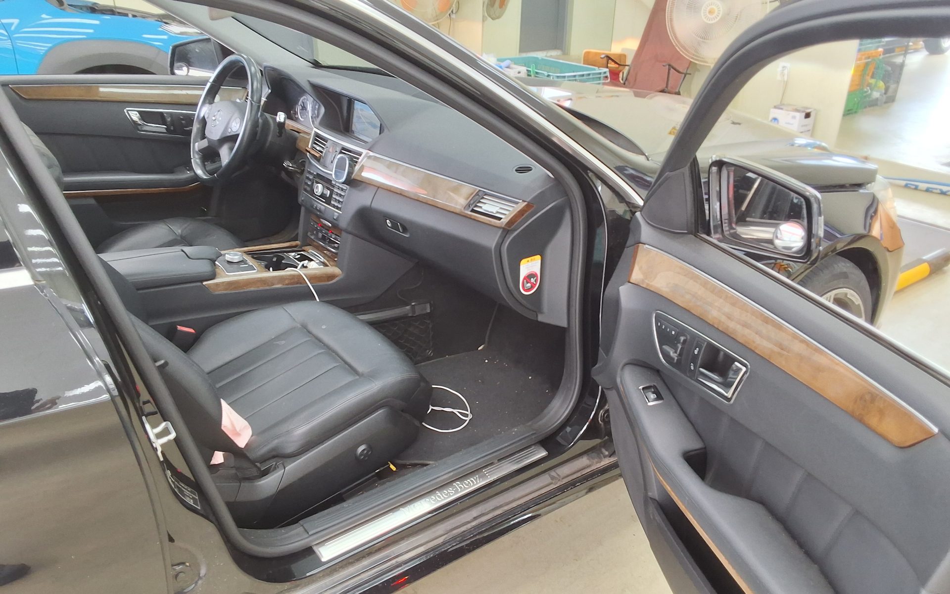 2011 - mercedes-benz e300