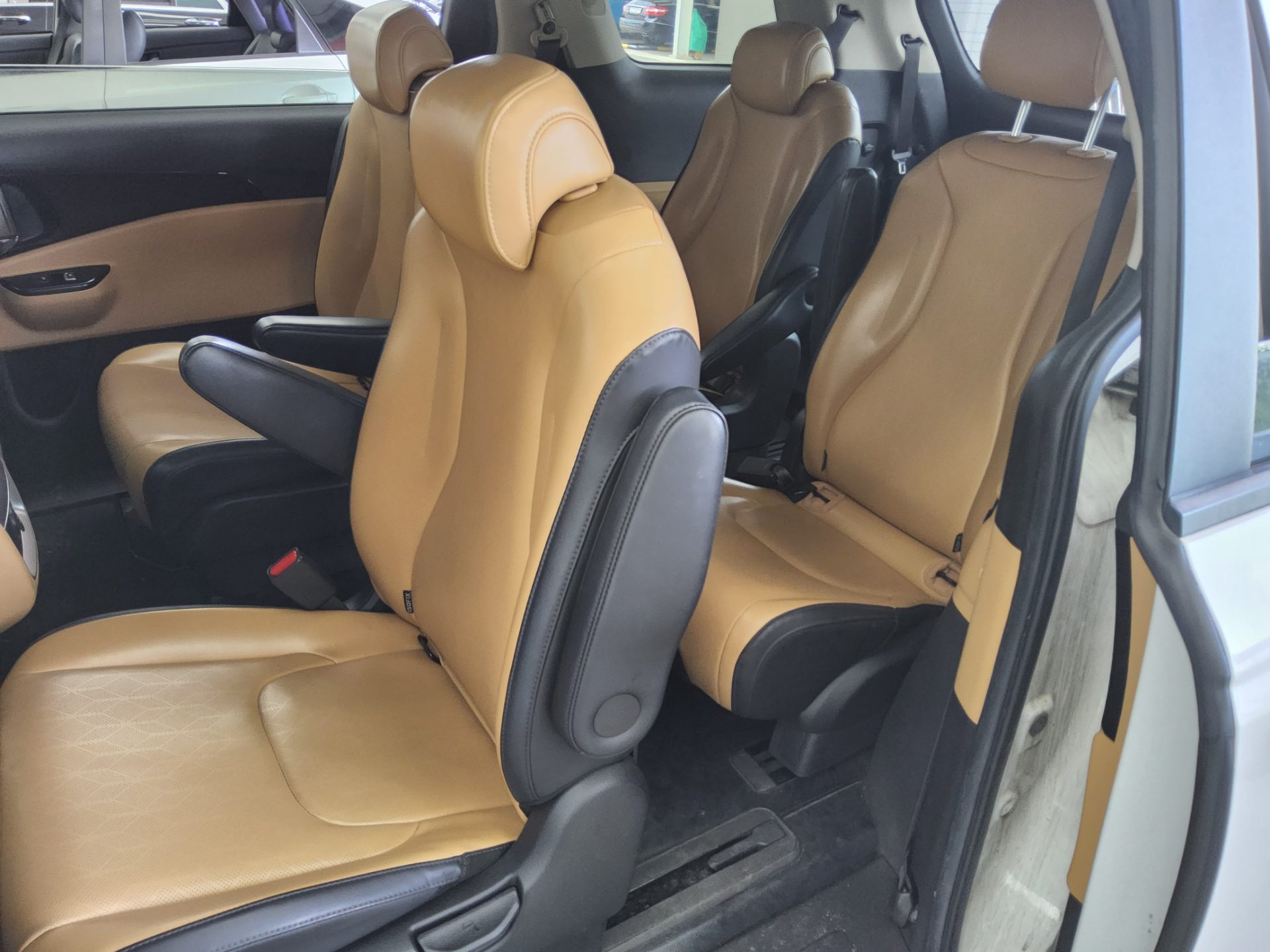 2021 - kia carnival