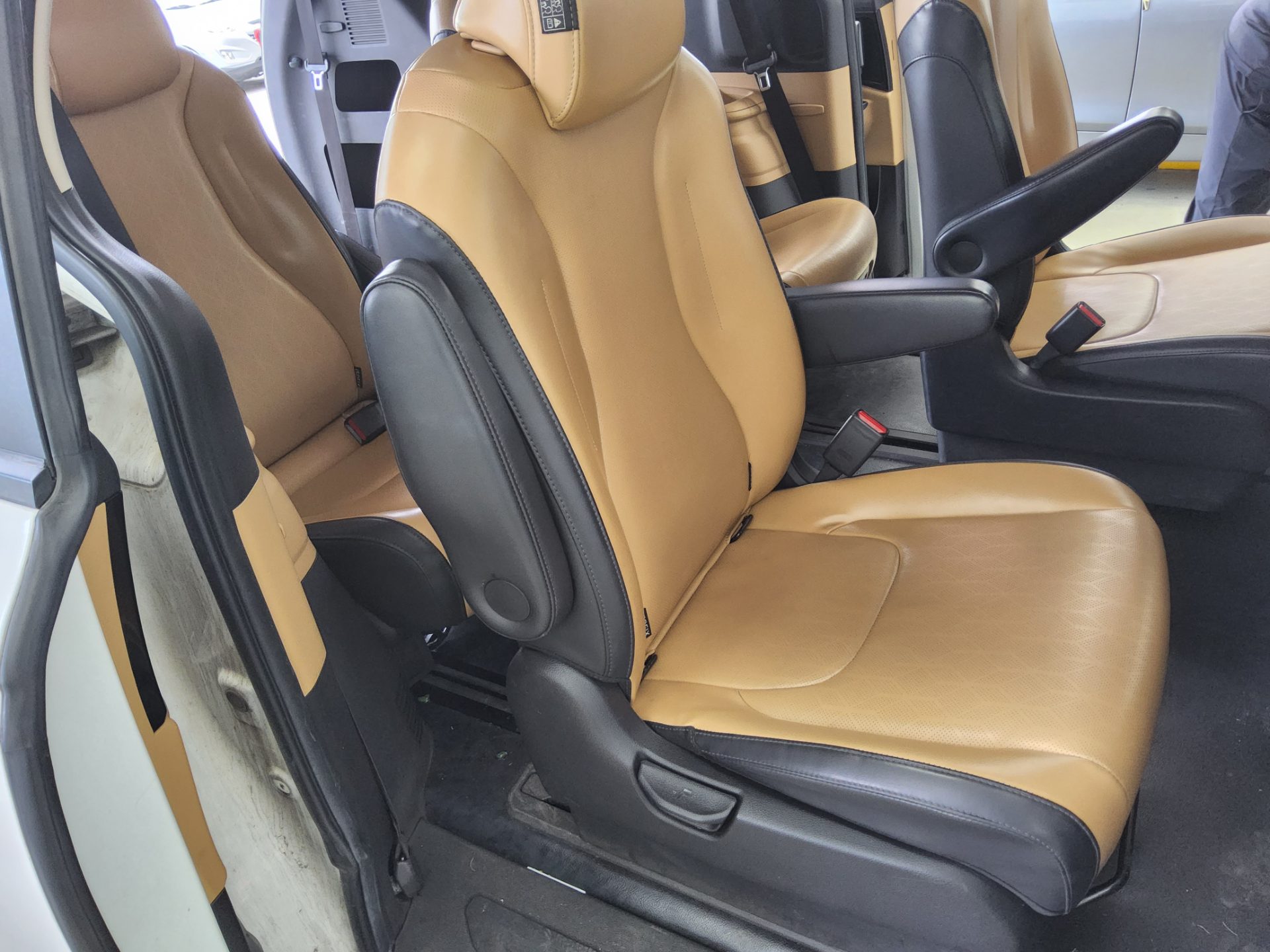 2021 - kia carnival