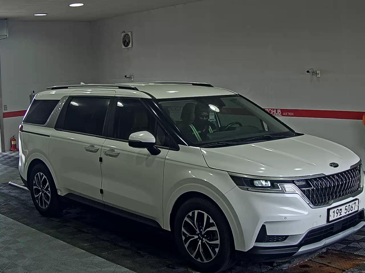 2021 - kia carnival