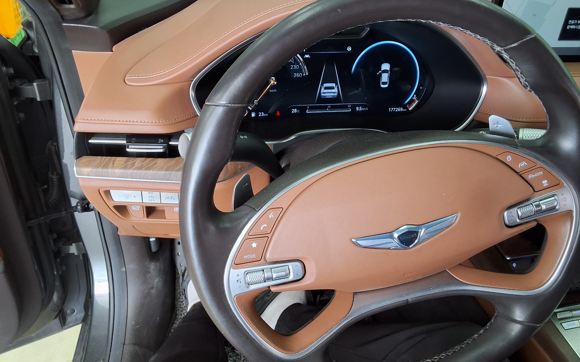 2021 - genesis g80