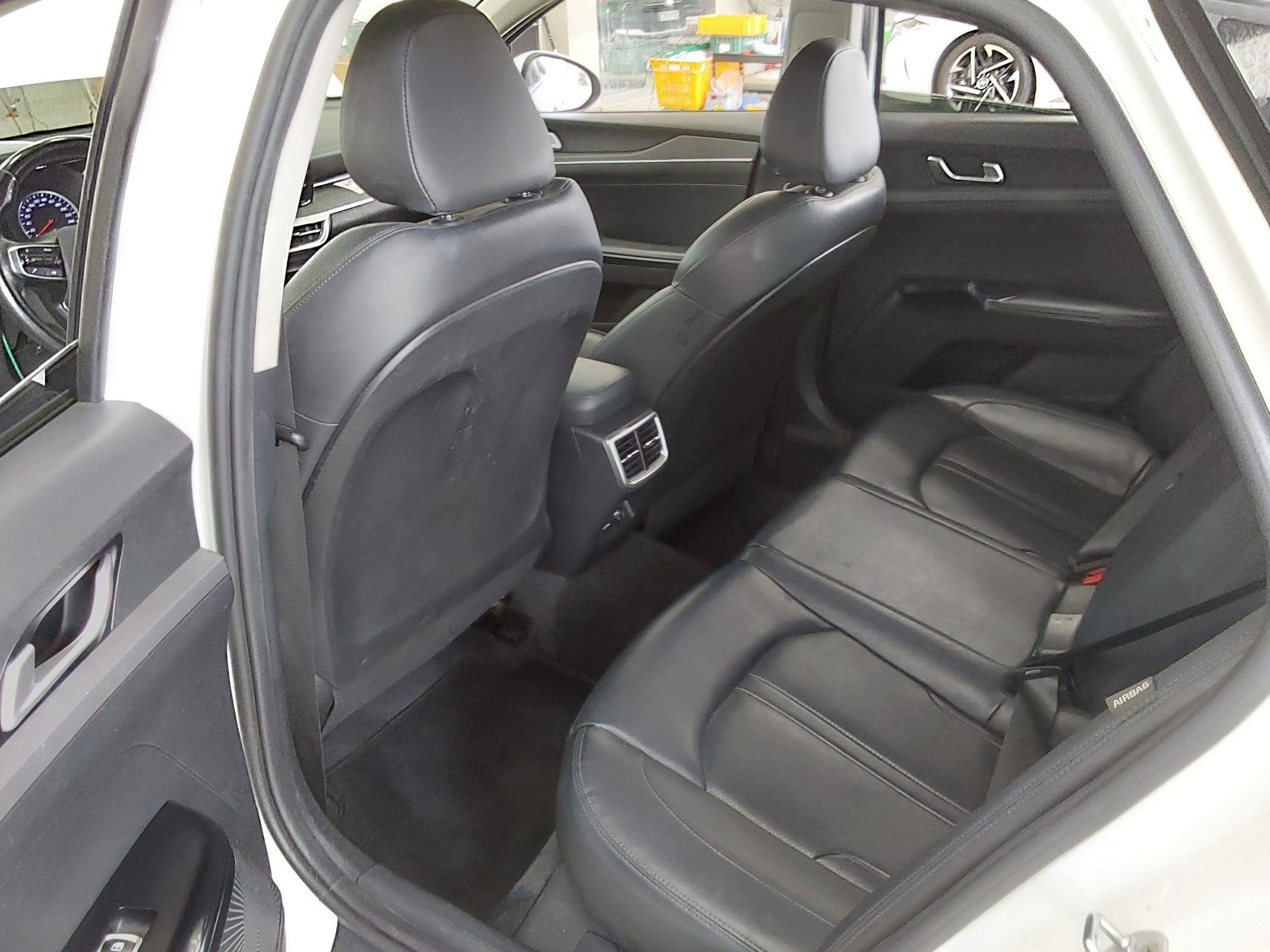 2022 - kia k5