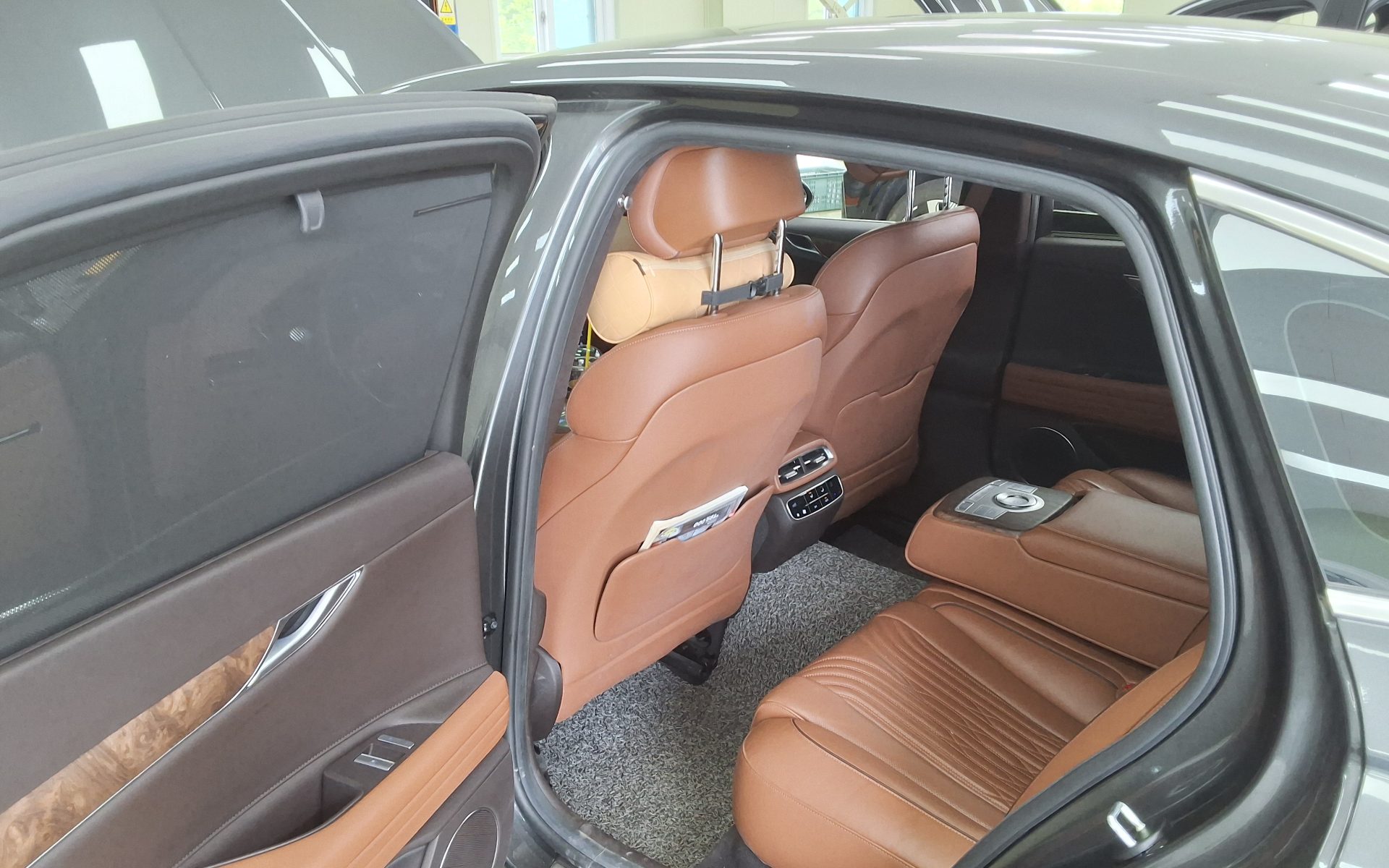 2021 - genesis g80