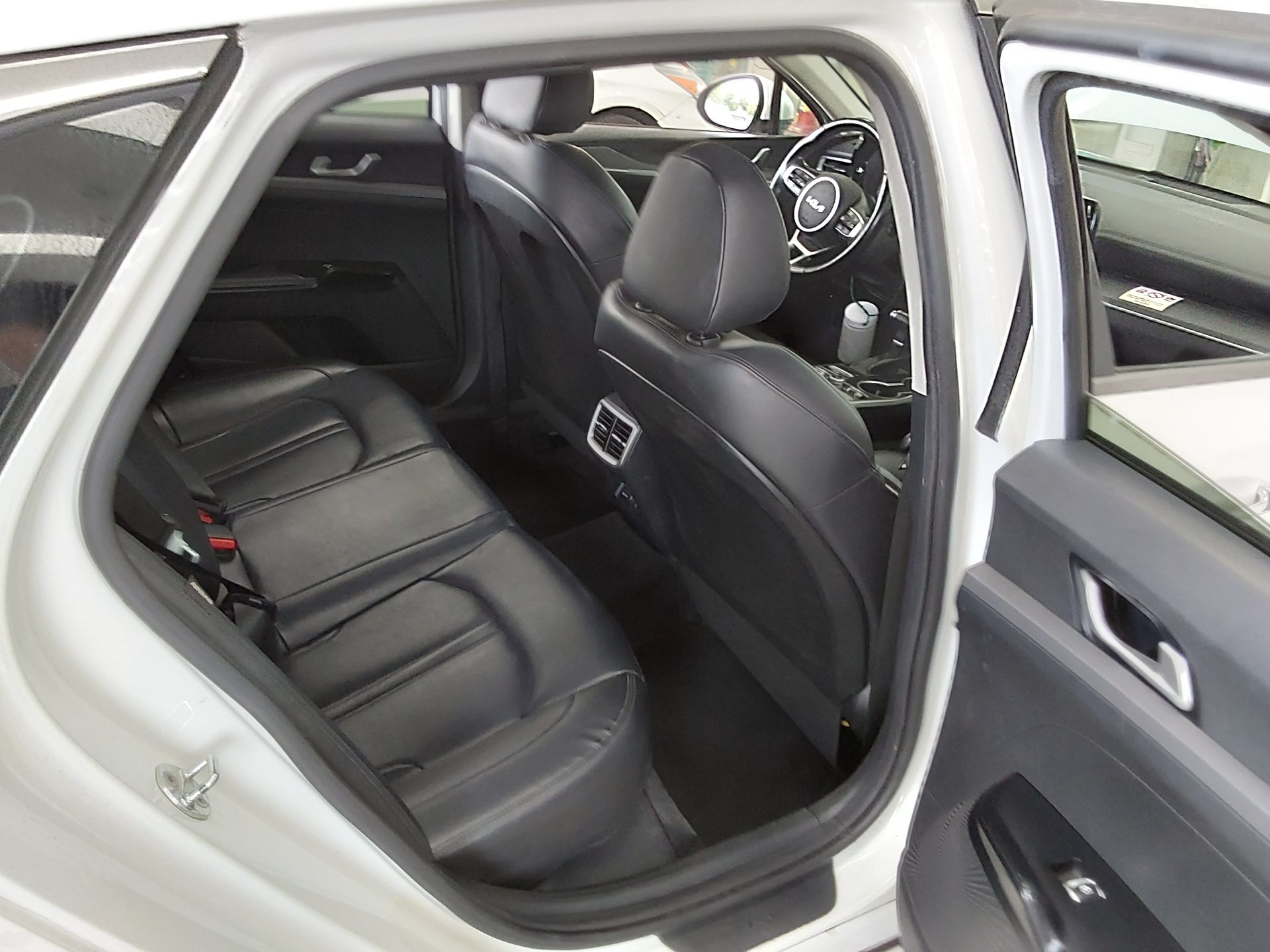 2022 - kia k5