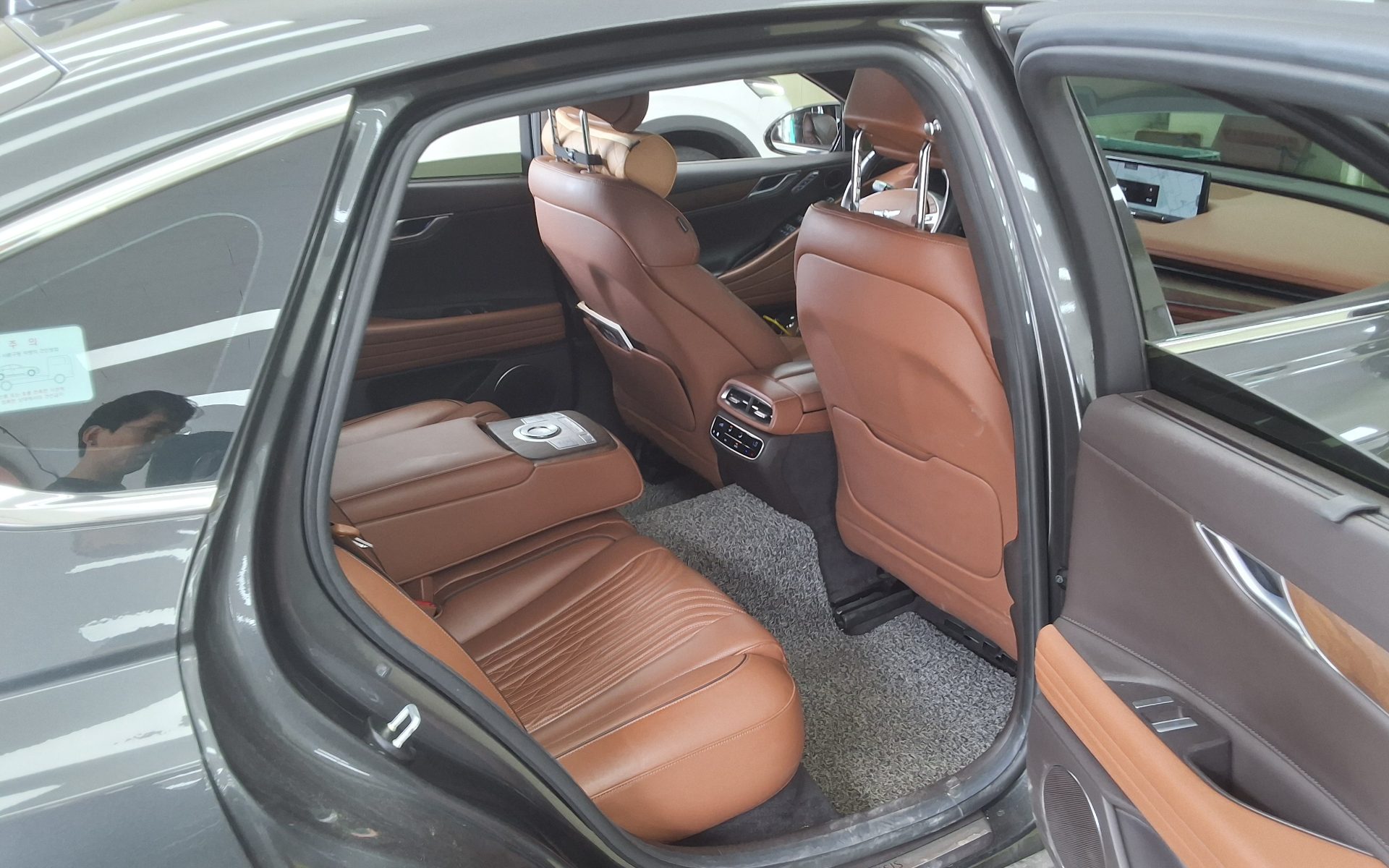 2021 - genesis g80