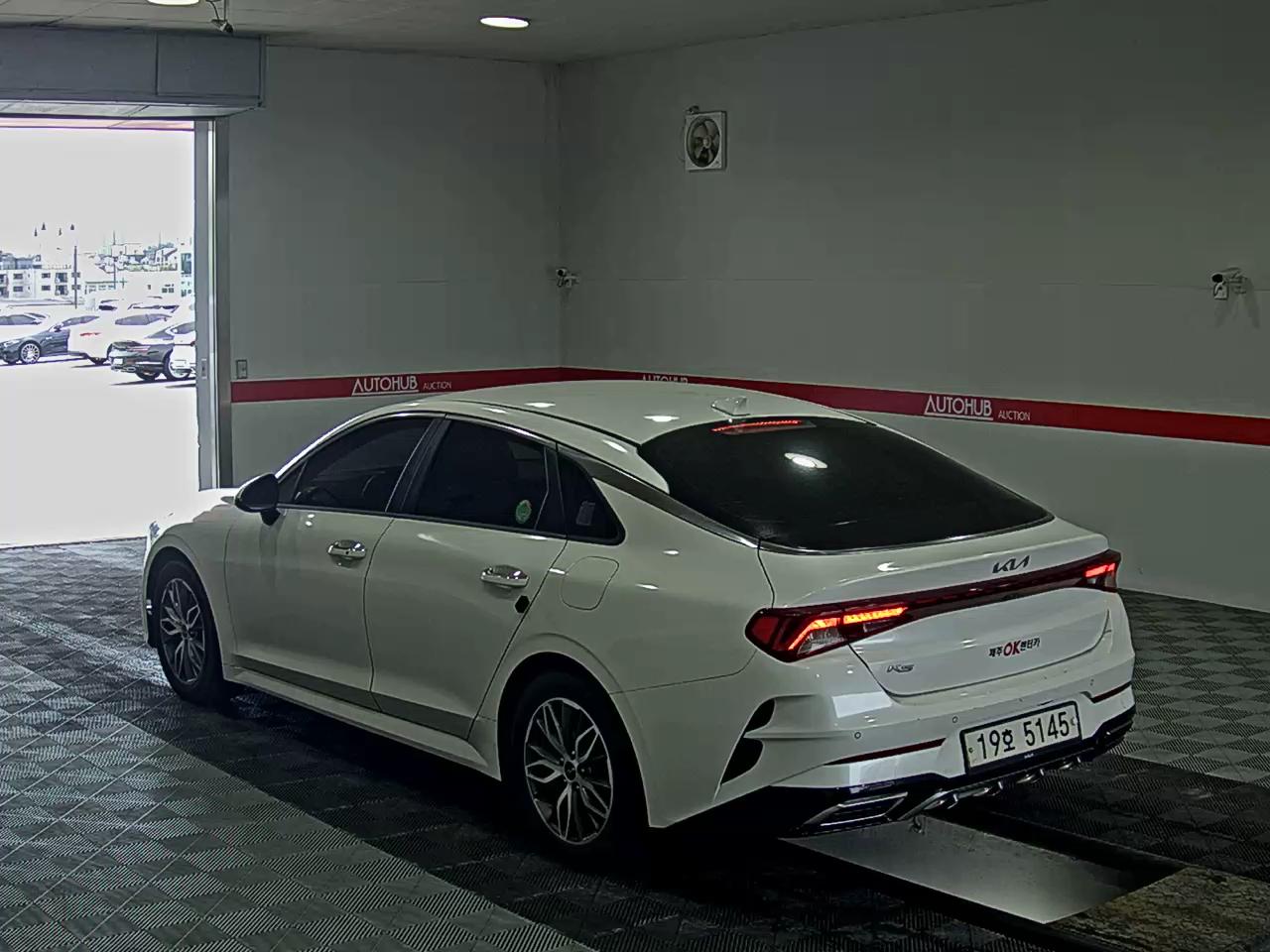 2022 - kia k5