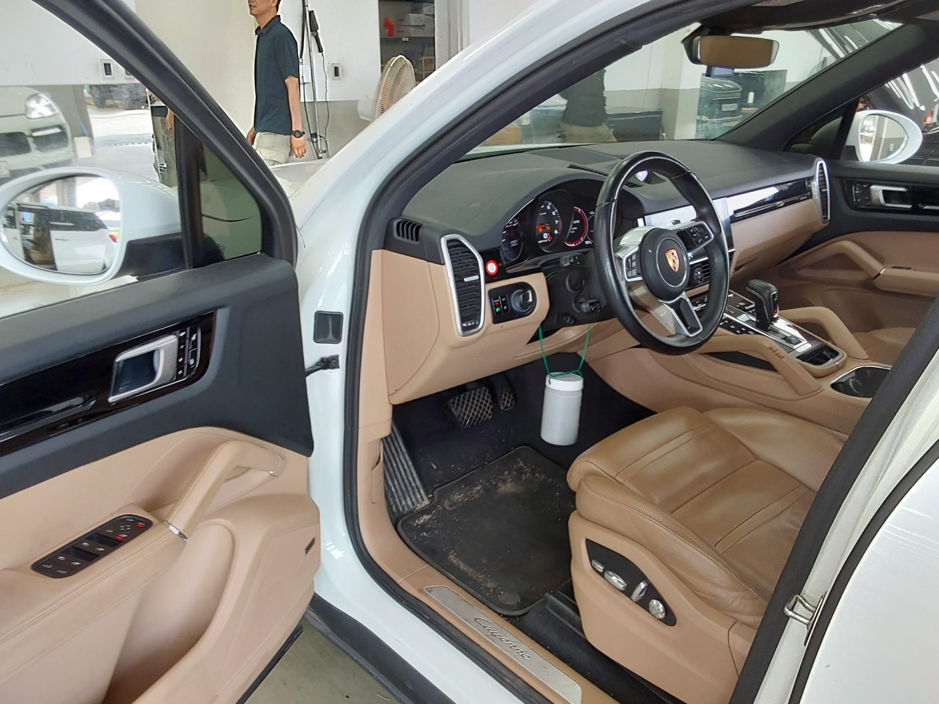 2019 - porsche cayenne
