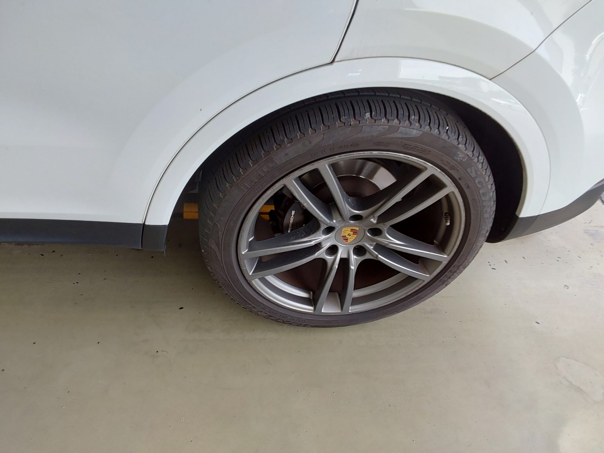 2019 - porsche cayenne