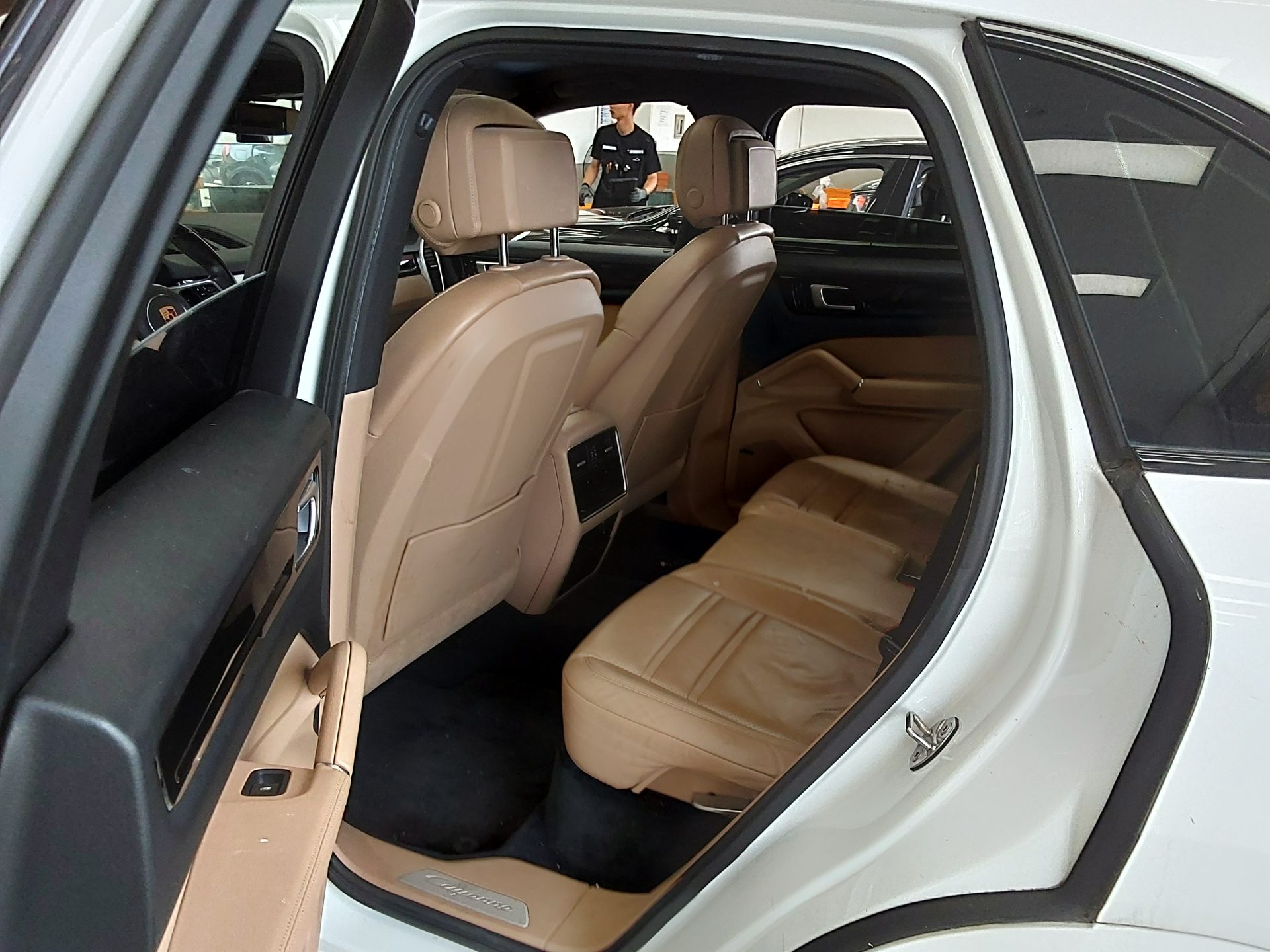2019 - porsche cayenne