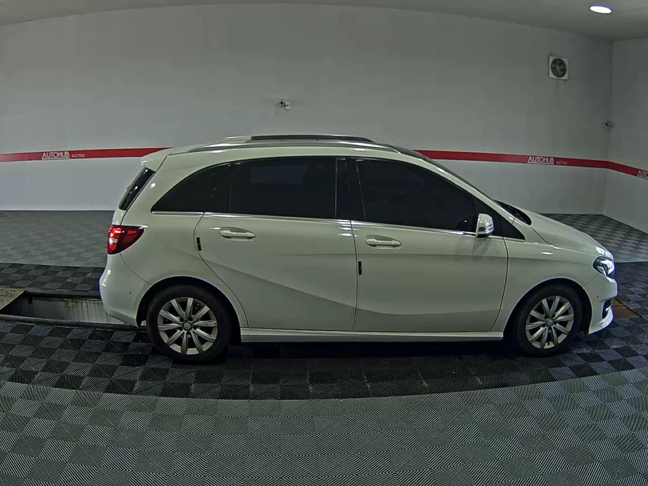 2016 - mercedes-benz b200d