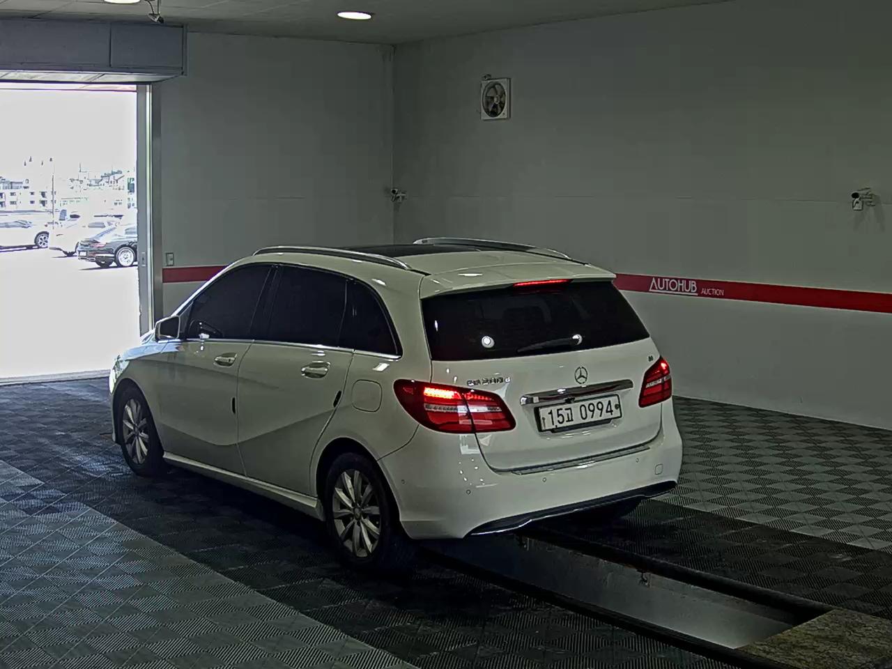 2016 - mercedes-benz b200d