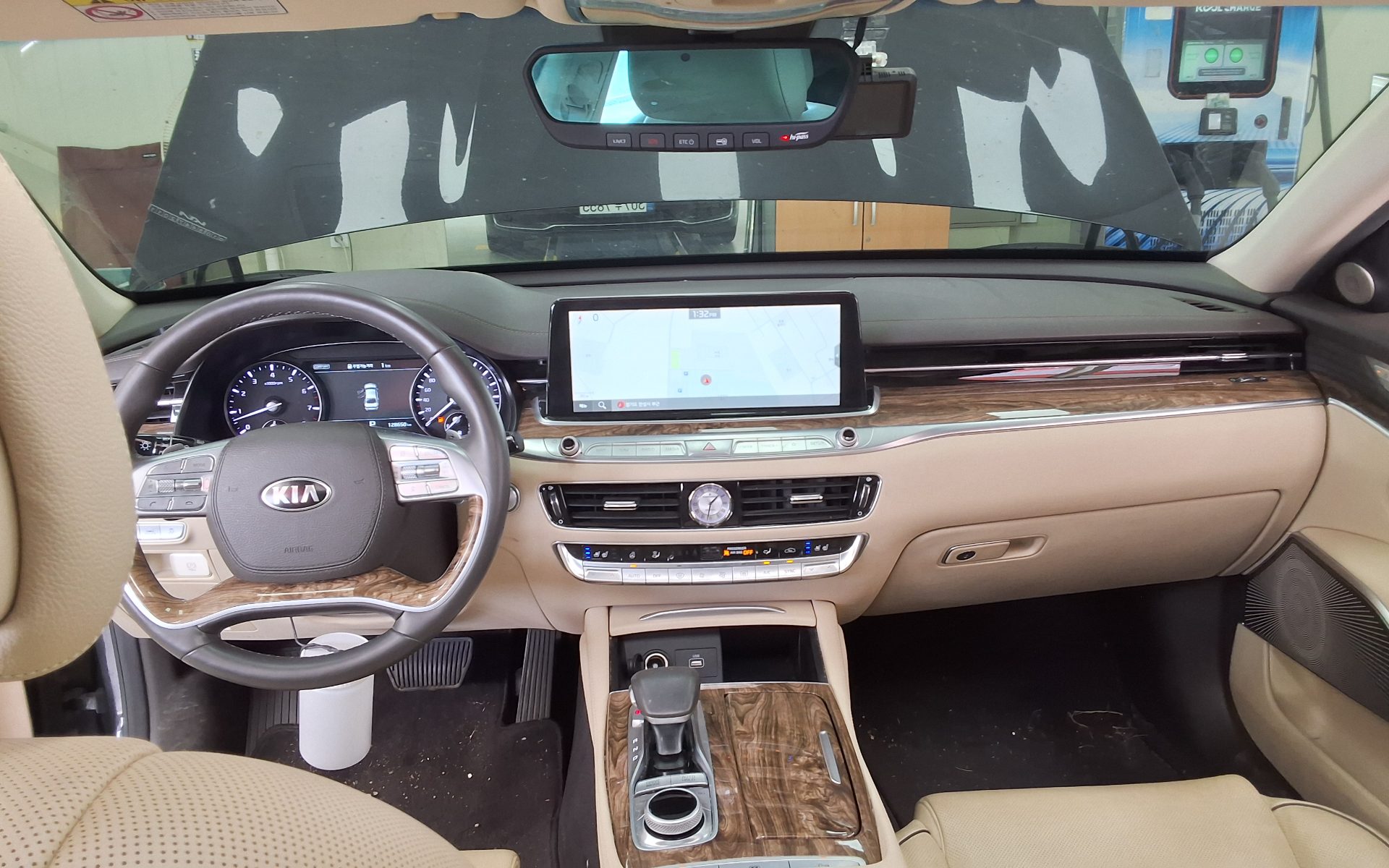 2019 - kia k9