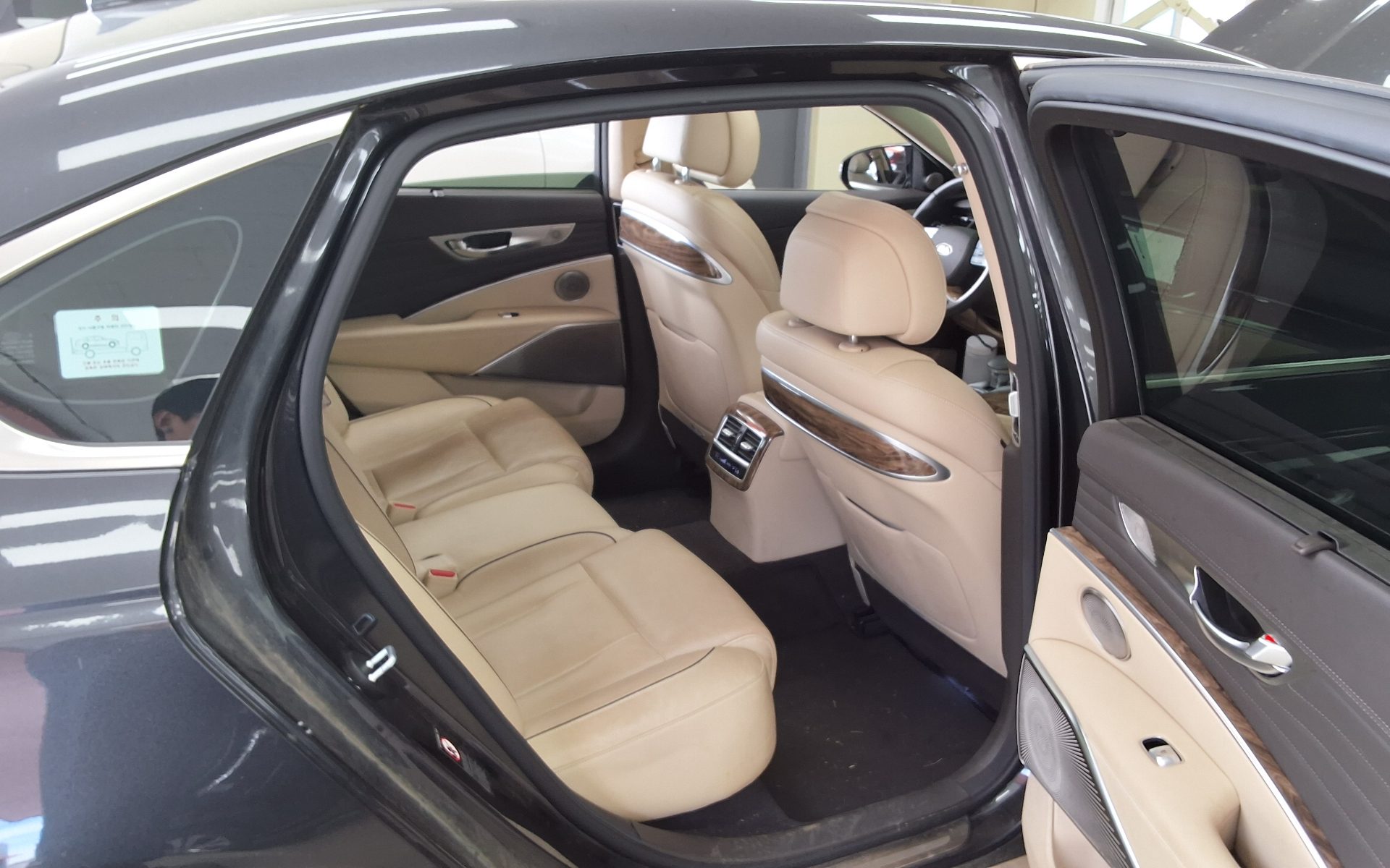 2019 - kia k9