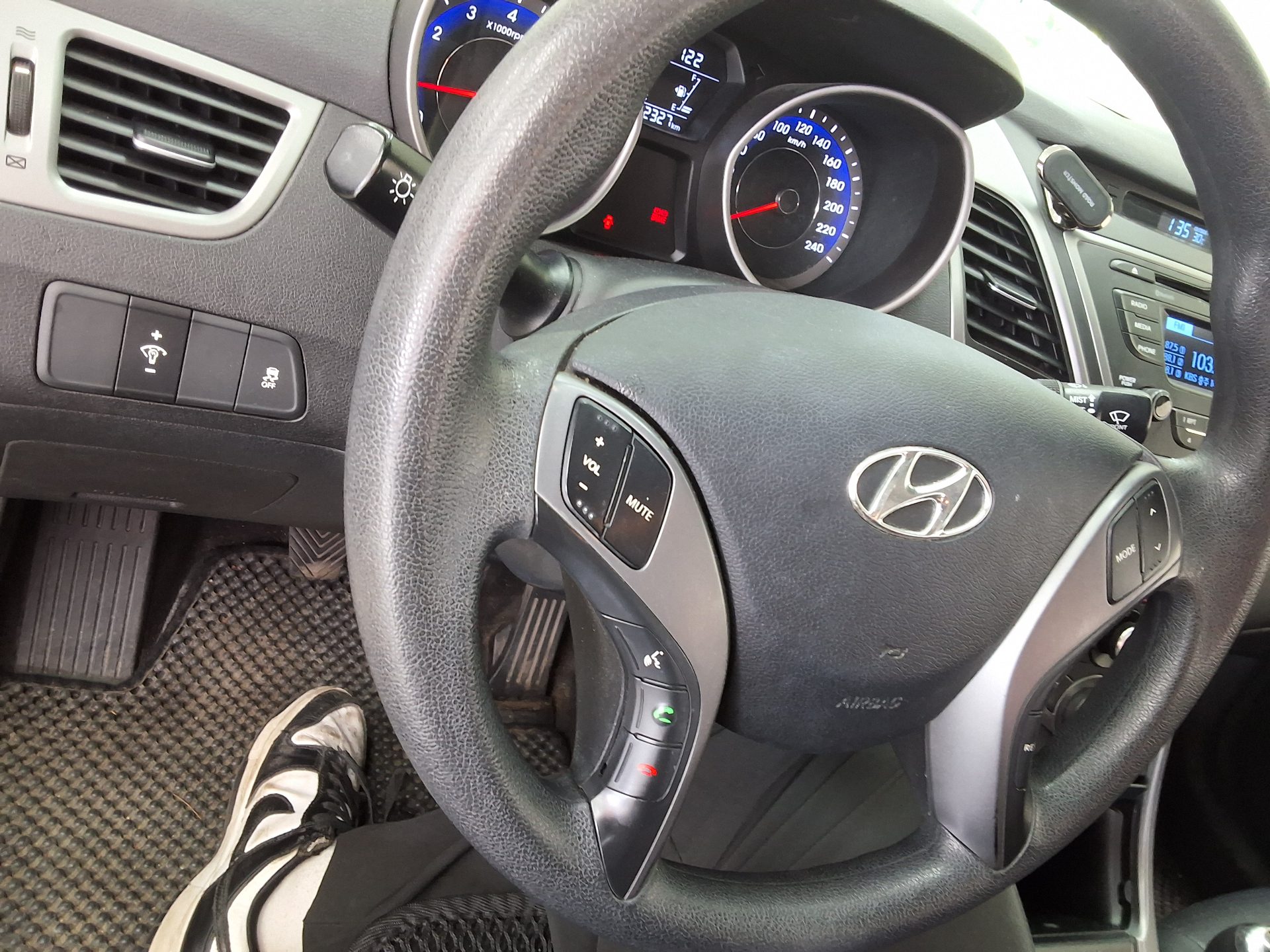 2015 - hyundai avante