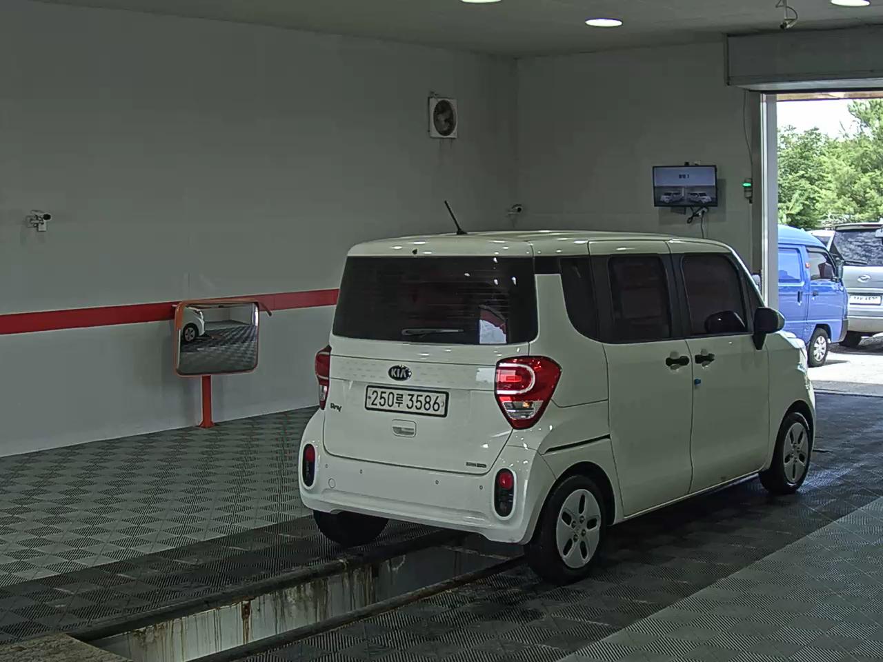 2018 - kia ray