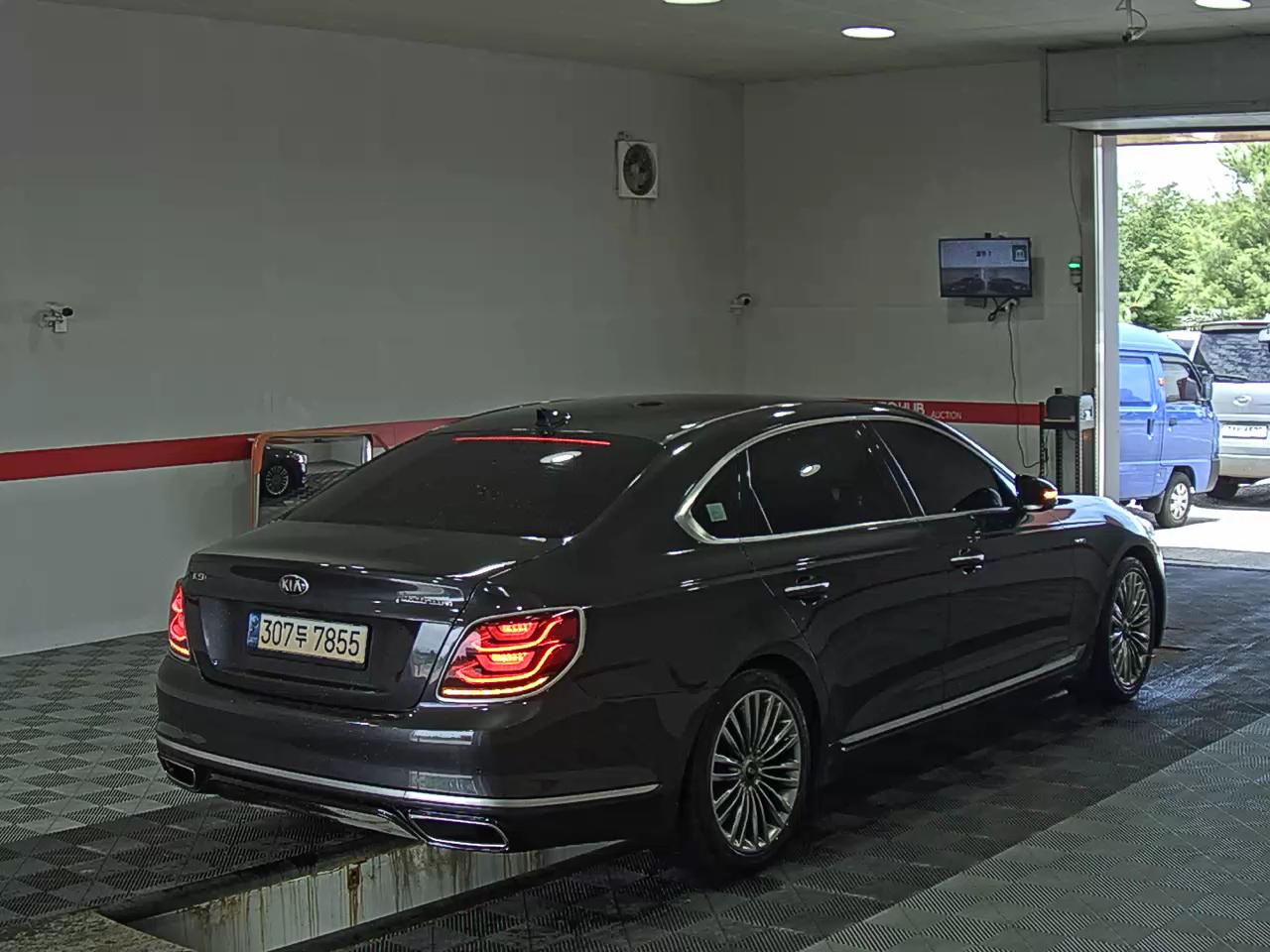 2019 - kia k9