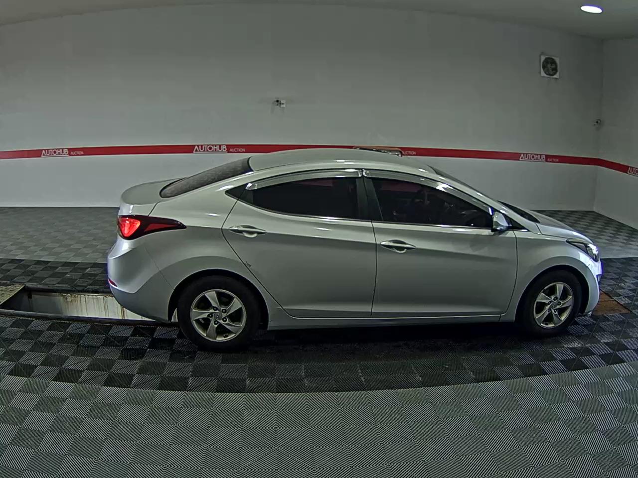 2015 - hyundai avante
