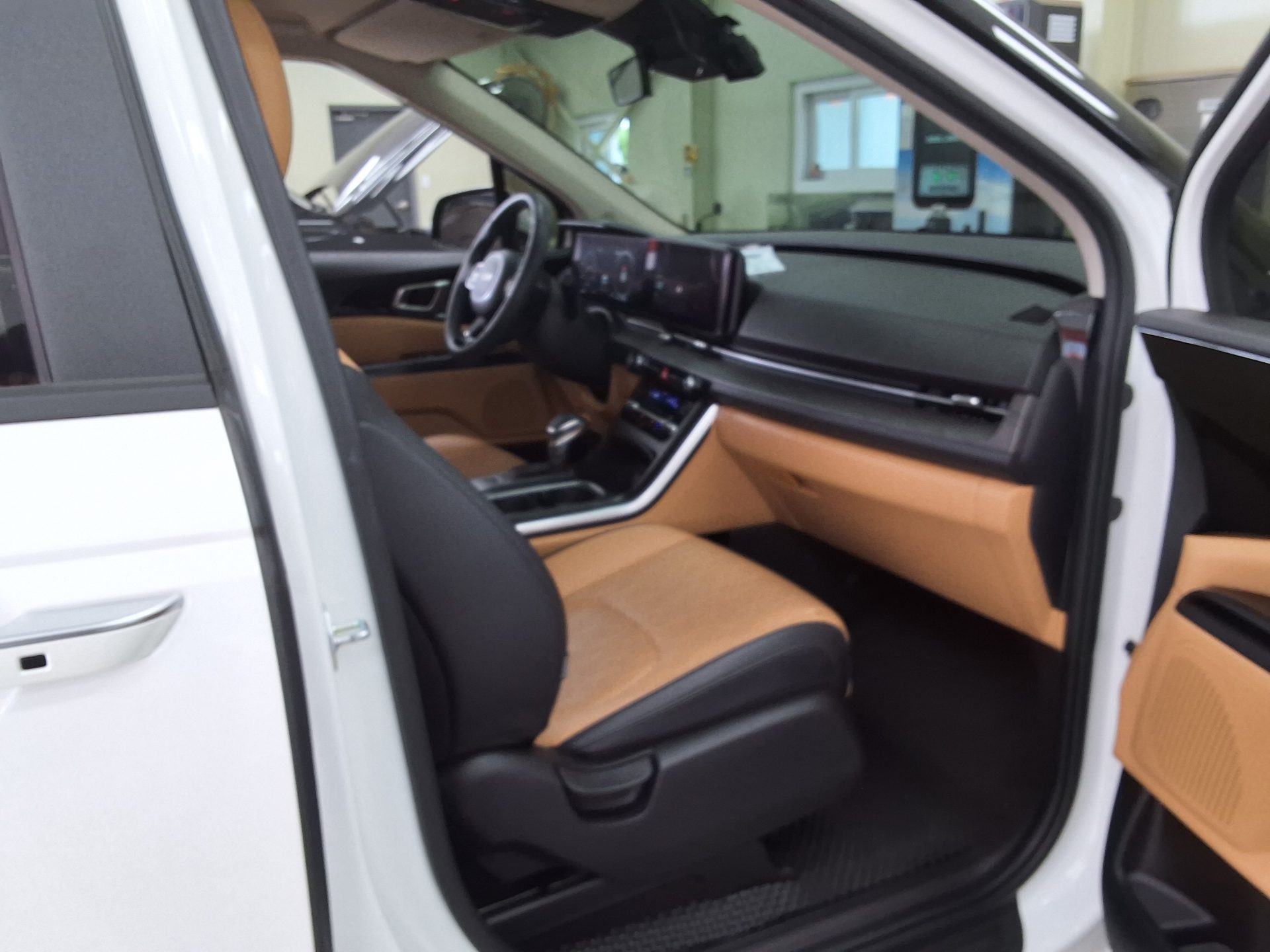 2023 - kia carnival