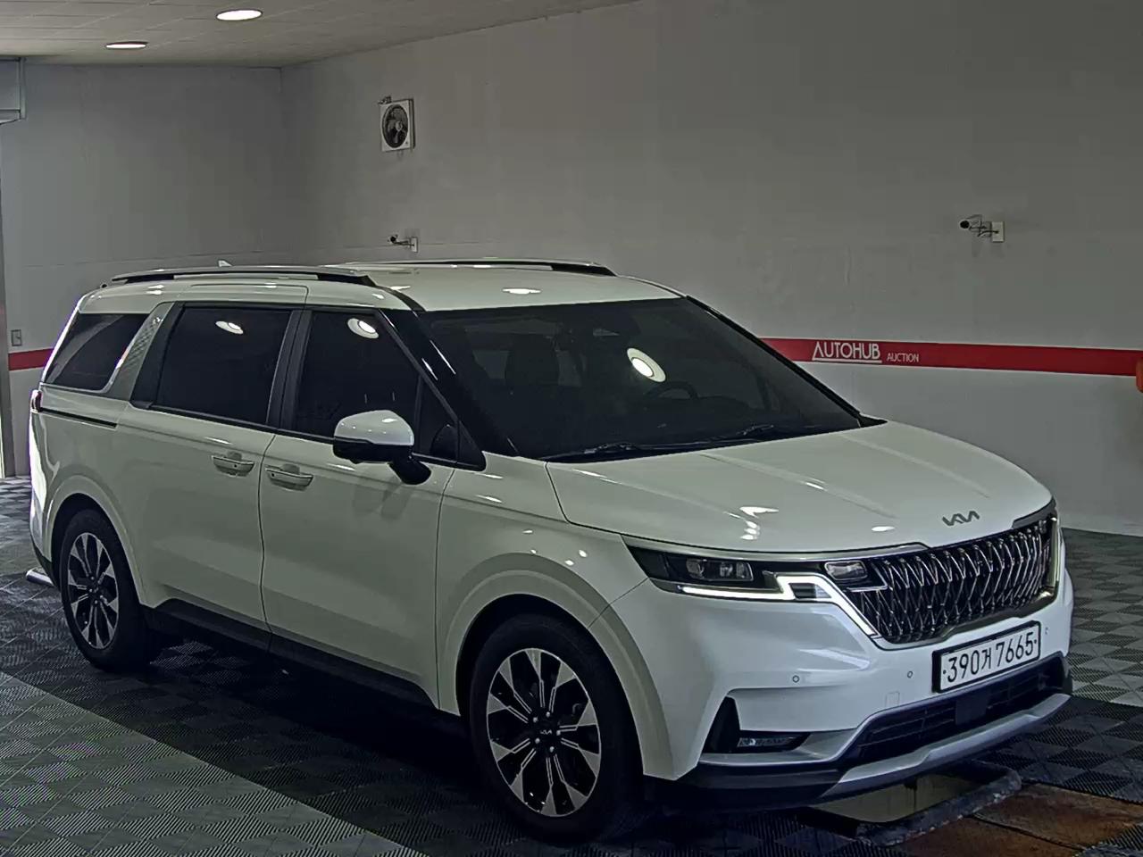 2023 - kia carnival