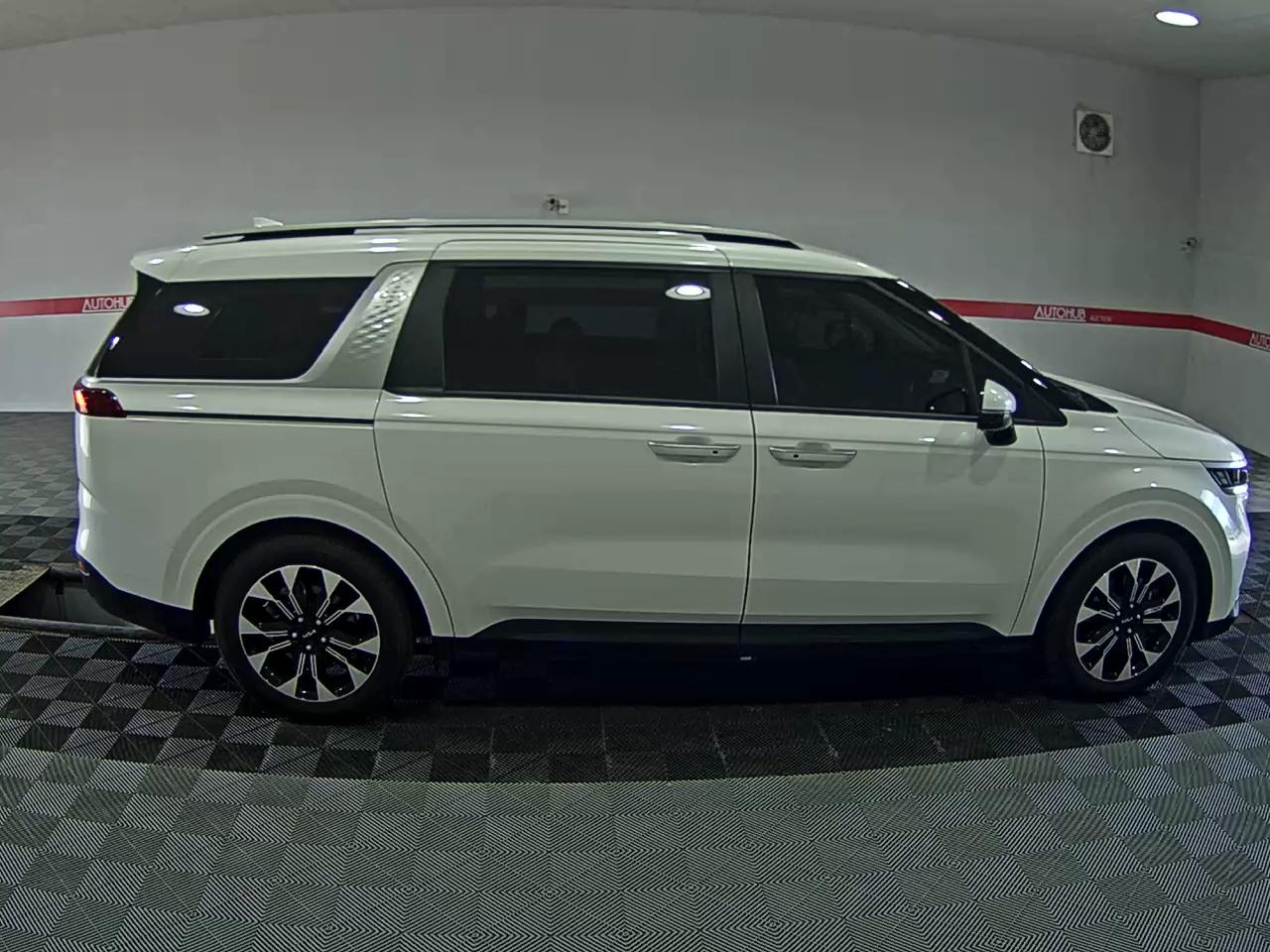 2023 - kia carnival