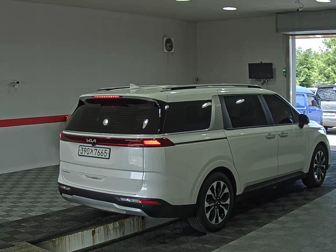 2023 - kia carnival