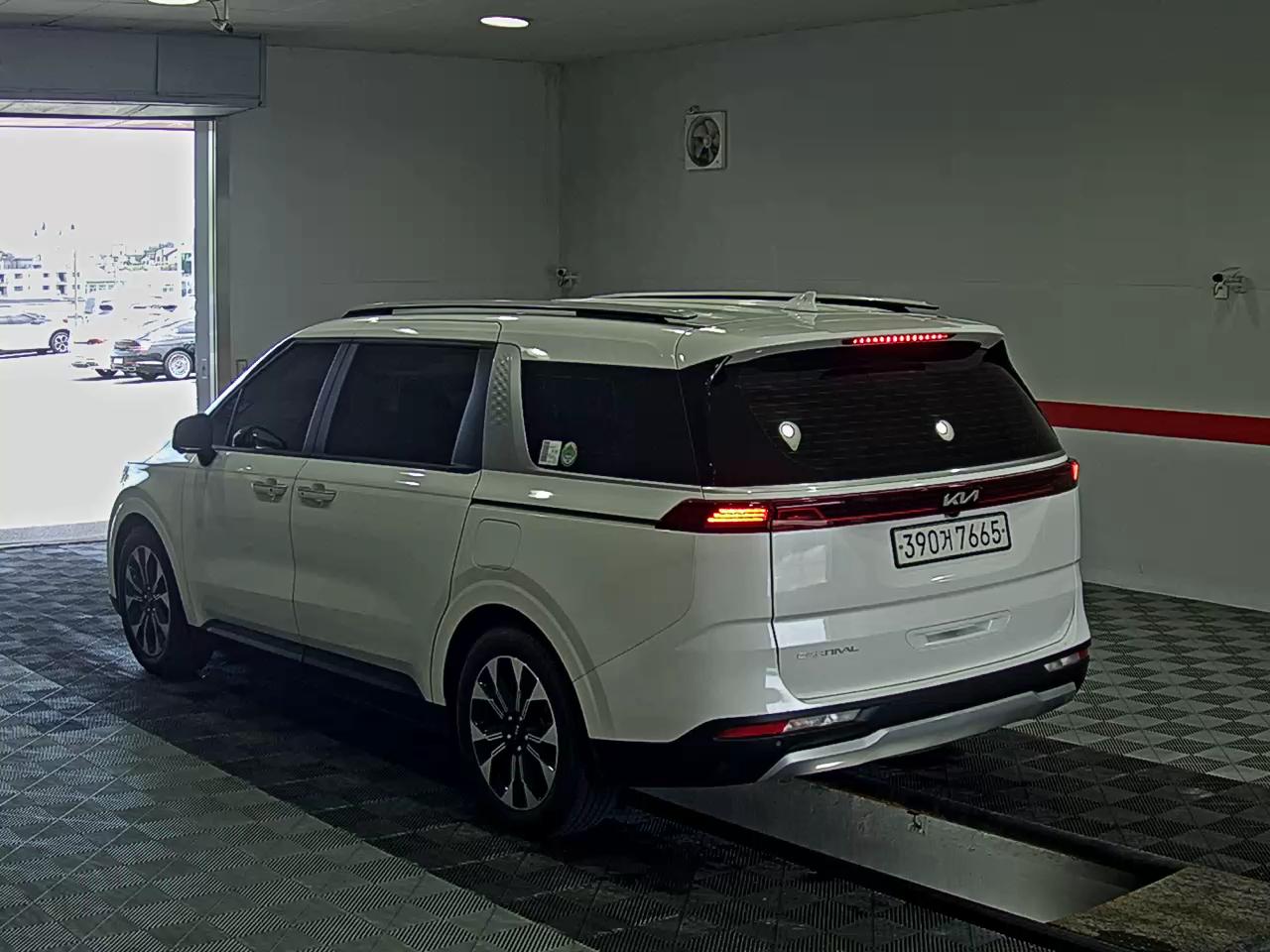 2023 - kia carnival