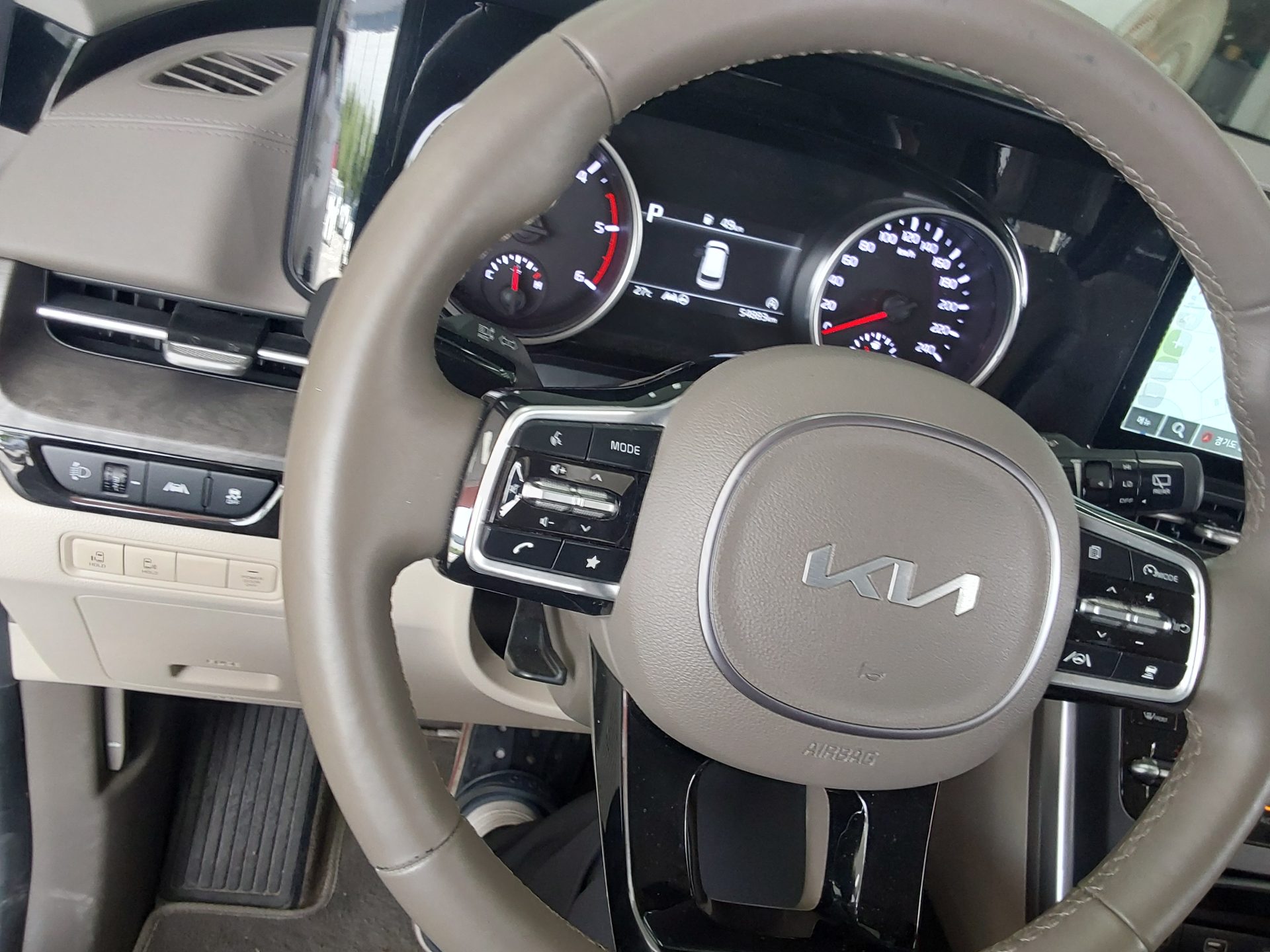 2023 - kia carnival