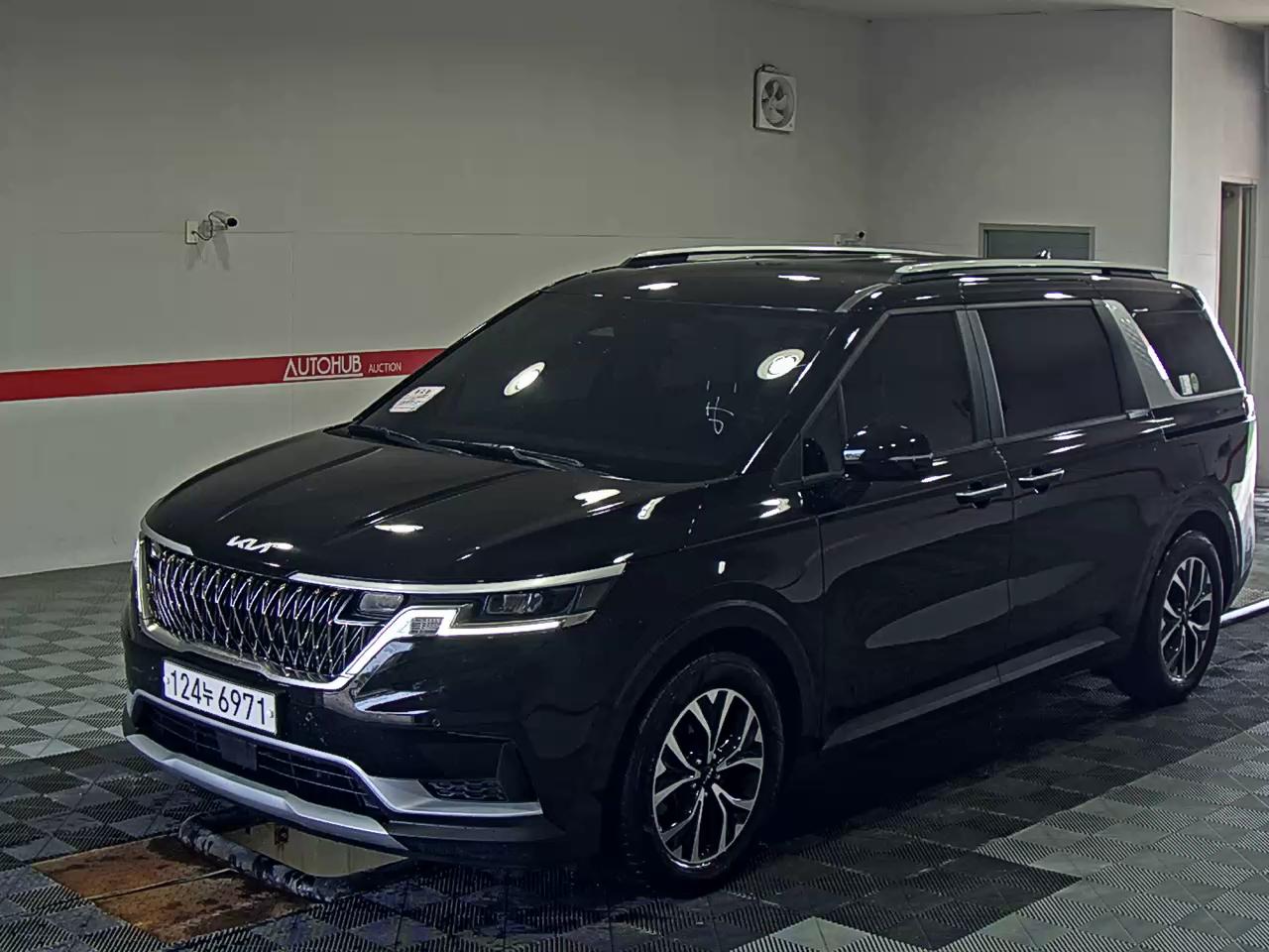 2023 - kia carnival