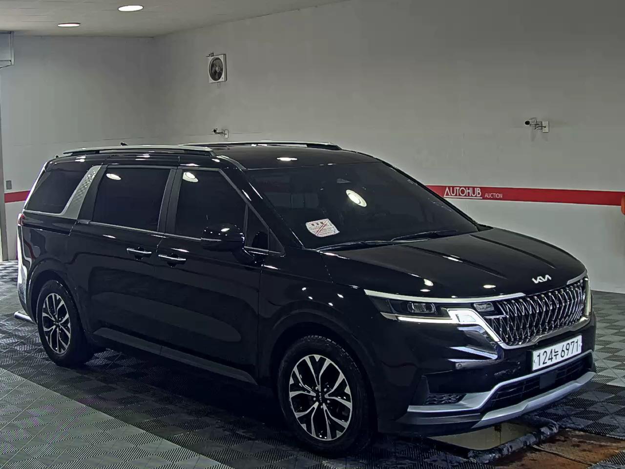 2023 - kia carnival