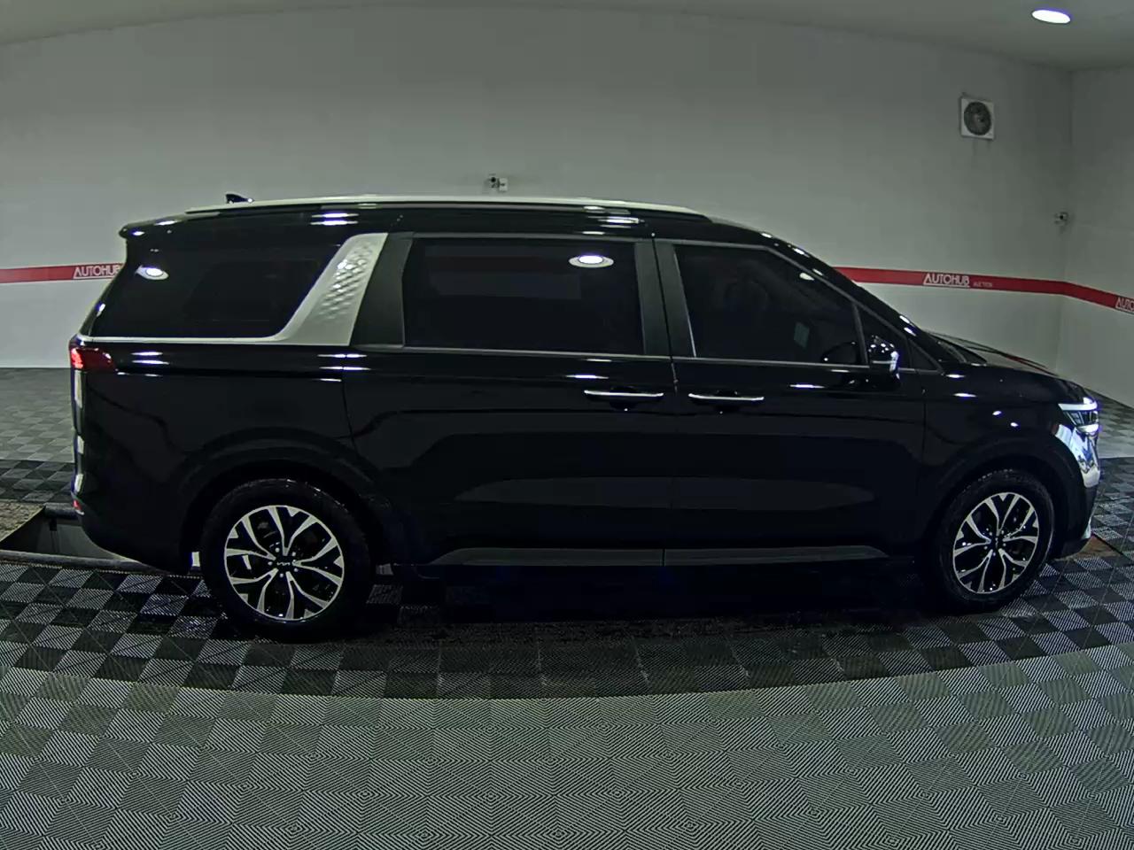 2023 - kia carnival