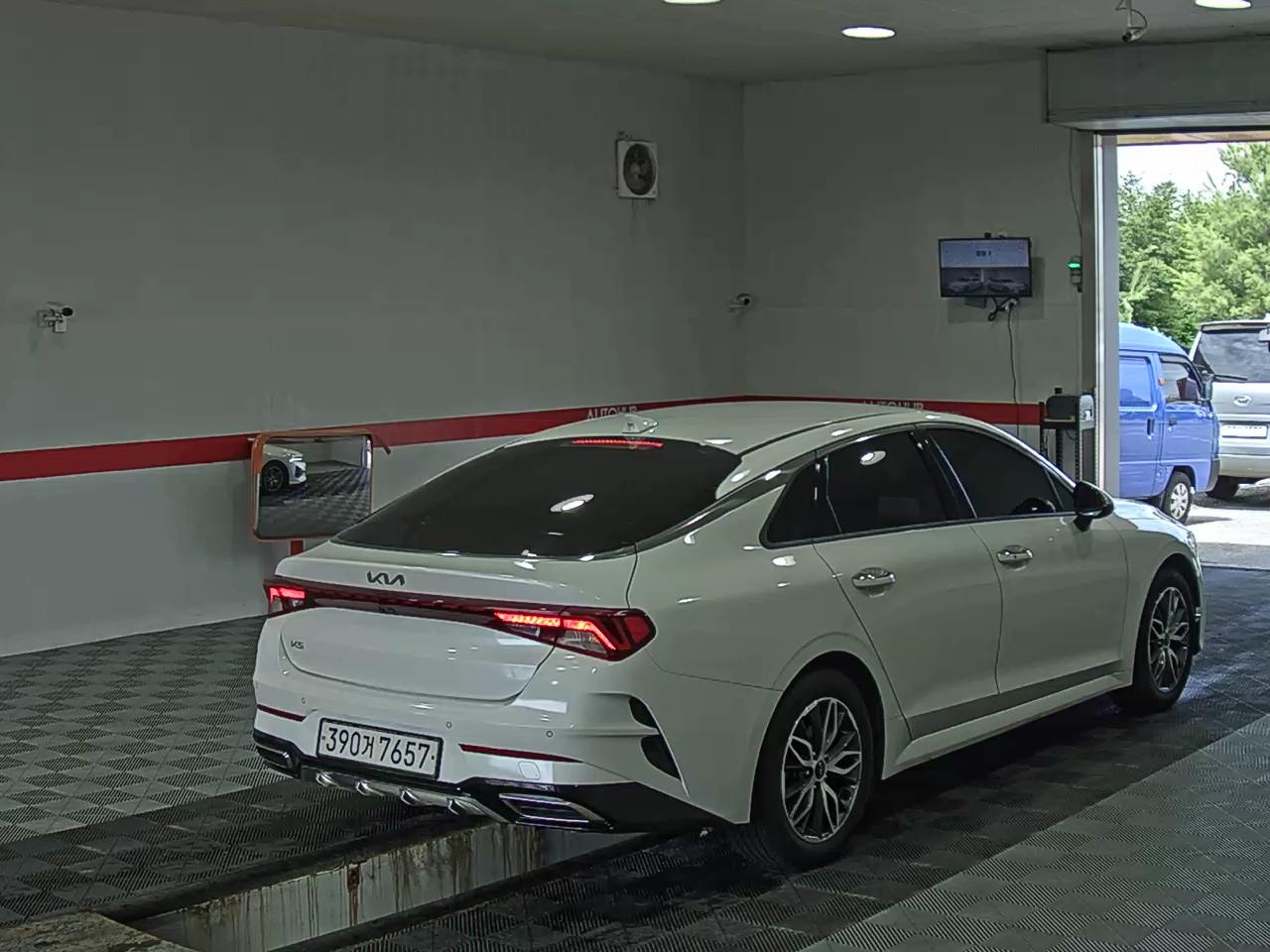 2023 - kia k5